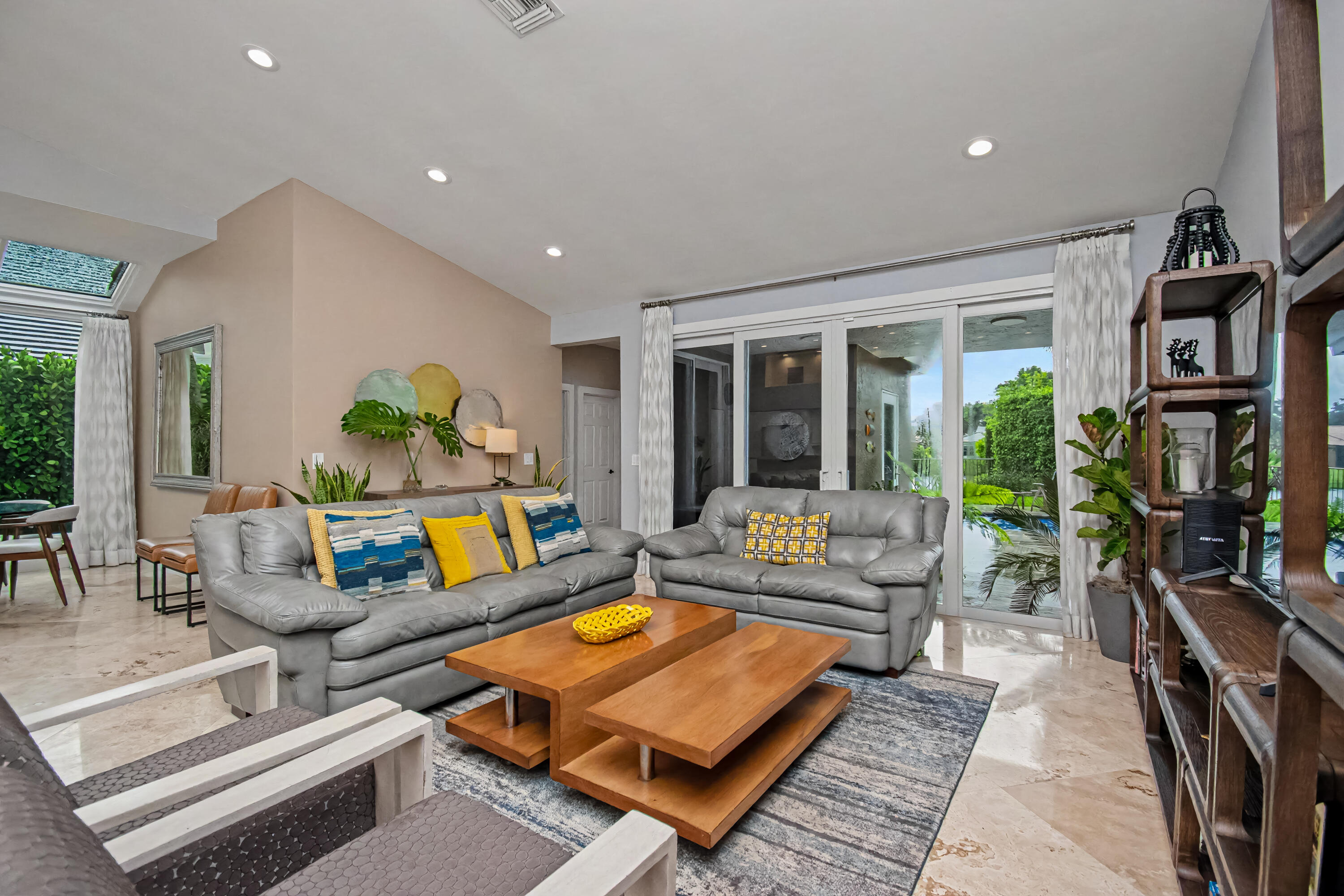 GLEN OAKS 1ST ADD - Residential