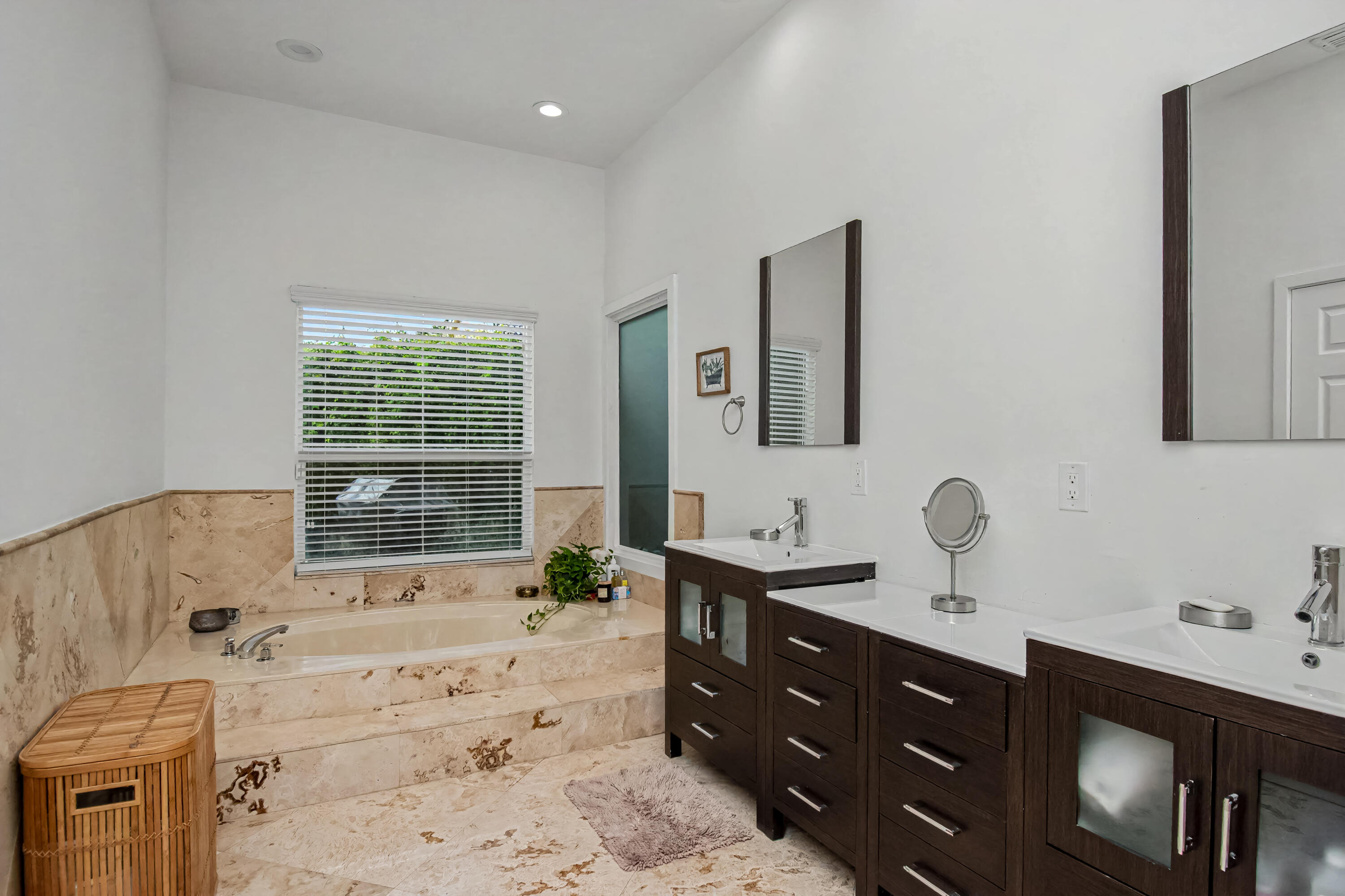 GLEN OAKS 1ST ADD - Residential