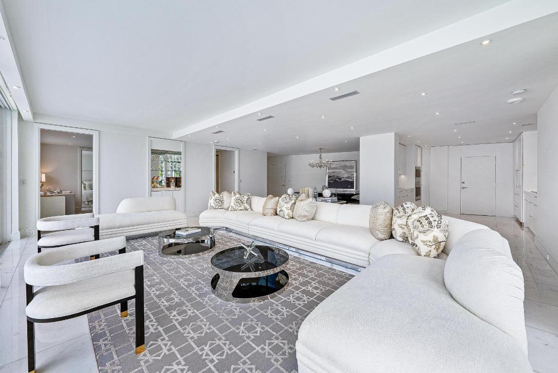 Palm Beach Towers - Residential