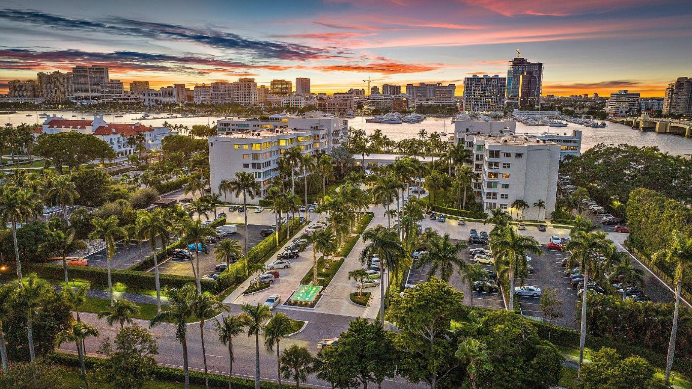 Palm Beach Towers - Residential