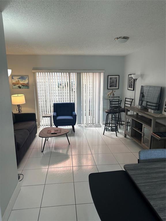 VENETIAN ISLES 3RD SEC - Residential