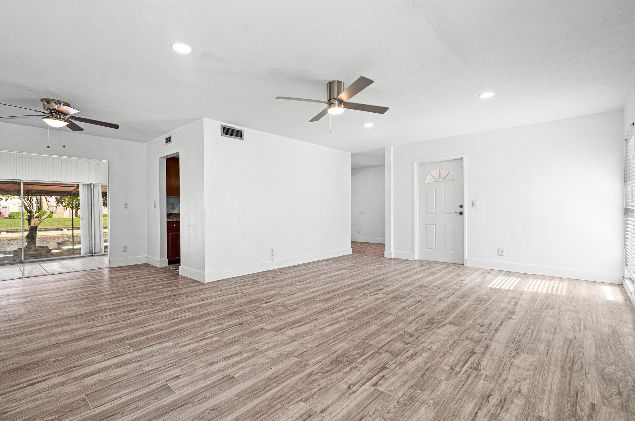MAINLANDS OF TAMARAC LAKES - Residential