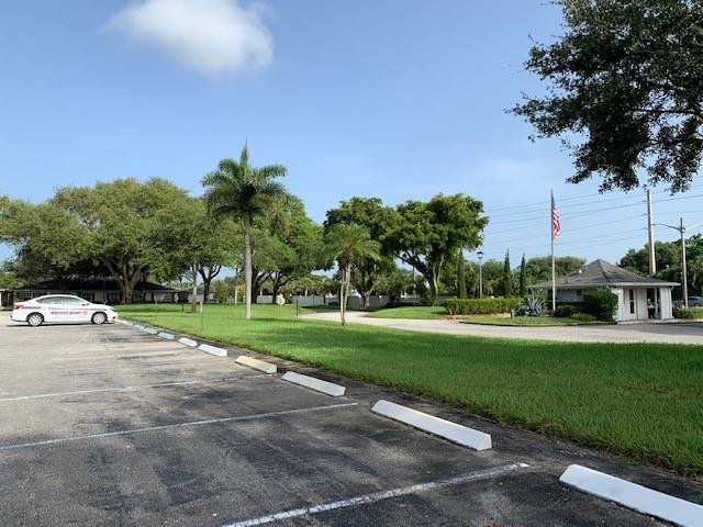 Limetree Condo - Residential