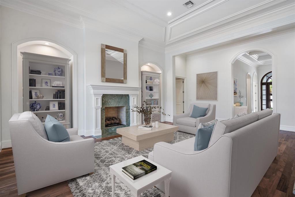 ROYAL PALM YACHT & COUNTRY CLUB - Residential