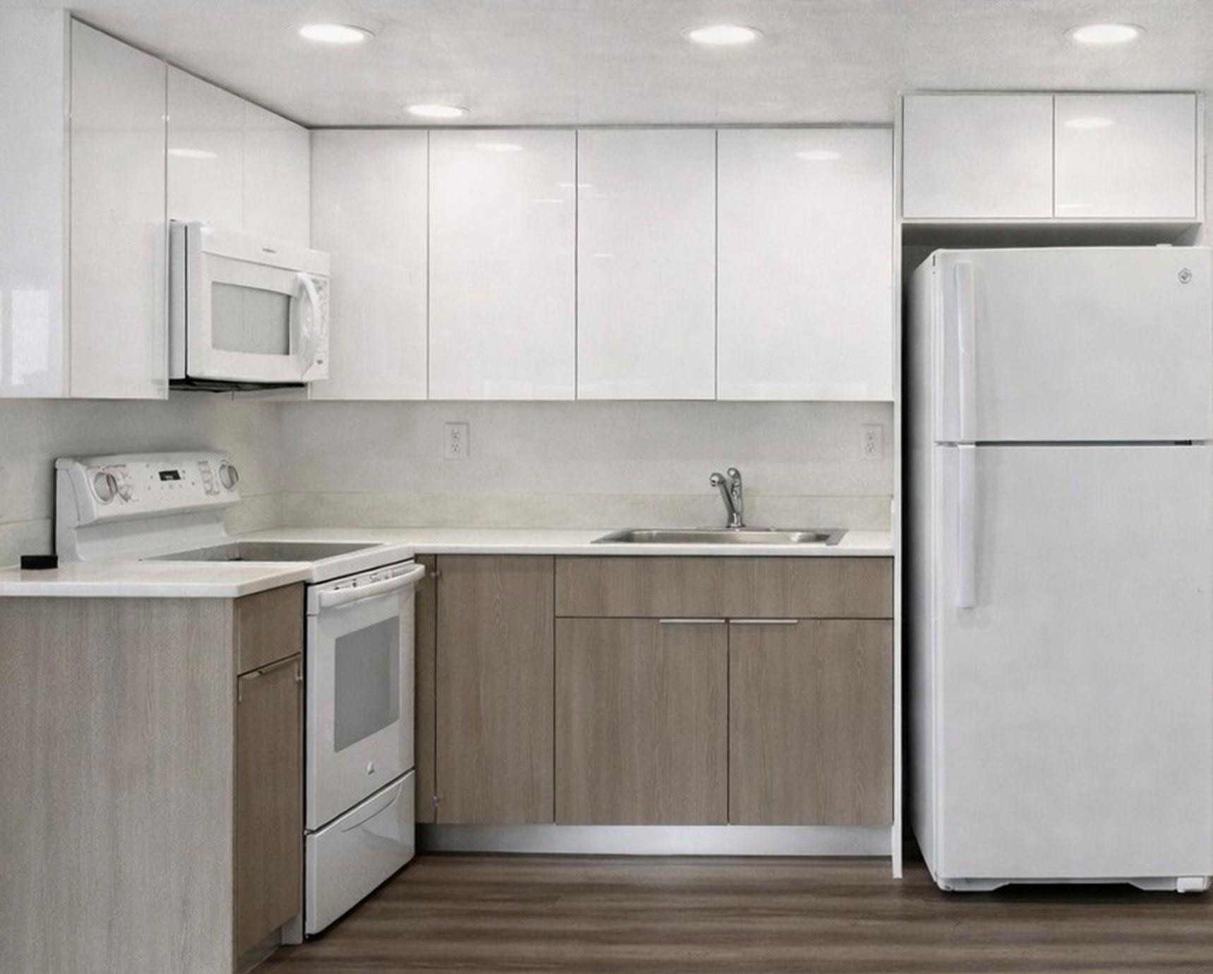 *$99 DEPOSIT (w.a.c) *FAST AND EASY MOVE IN *LARGE FRIENDLY PETS UP TO 60LBS. OK! Spacious Studio with a very large living area and tons of closet space! -Royalton on the Green is now leasing luxury waterfront one and two bedroom residences featuring huge living spaces, oversized bedrooms and tons of closet space. If you're looking for a spacious and well-appointed rental with resort-style amenities and beautifully maintained grounds, look no further. Country Club Towers offers all these lifestyle choices plus effortless expressway convenience and easy access to anything in Miami-Dade or Broward county.