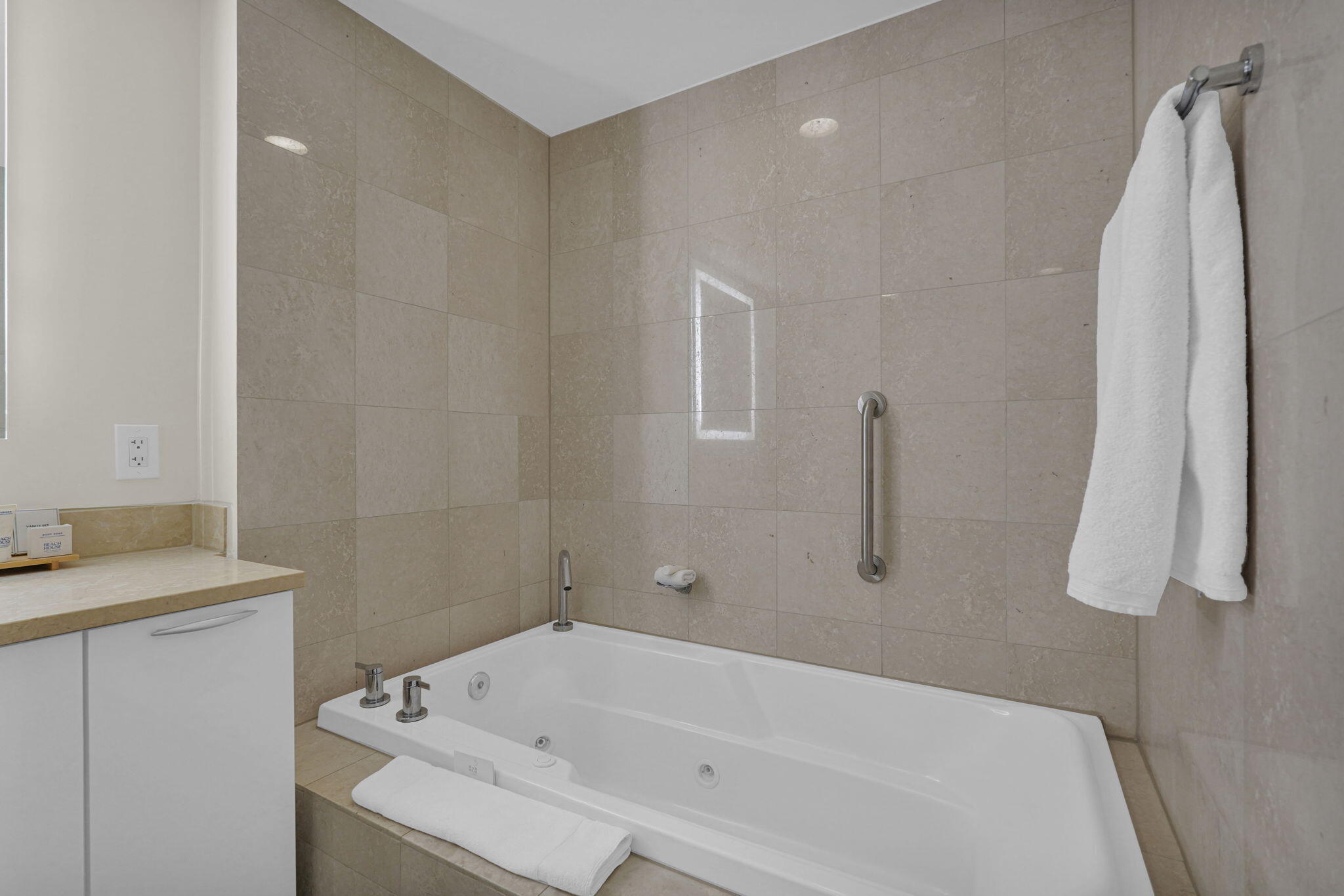 Q CLUB RESORT & RESIDENCES CONDO - Residential