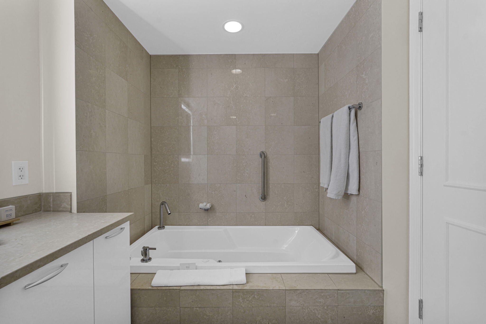 Q CLUB RESORT & RESIDENCES CONDO - Residential