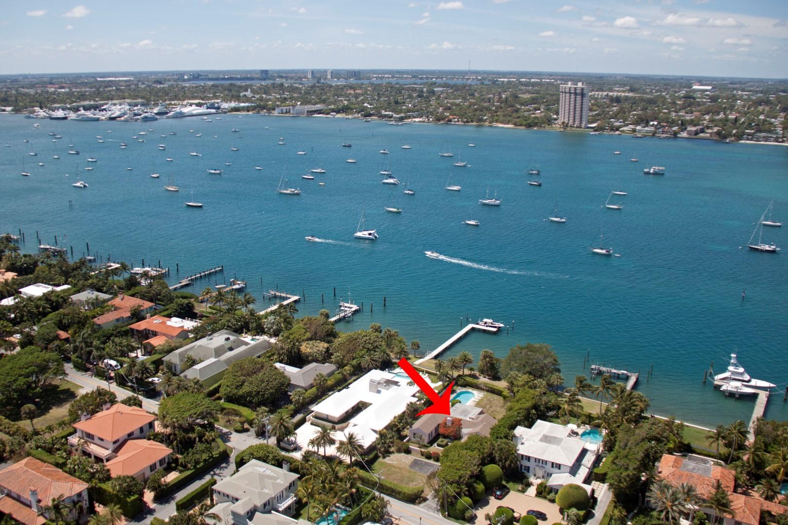 Lakefront property- first time on the market. Gorgeous Intracoastal views, convenient access to the beach and Lake Trail. Perfect North End location to build your dream home.