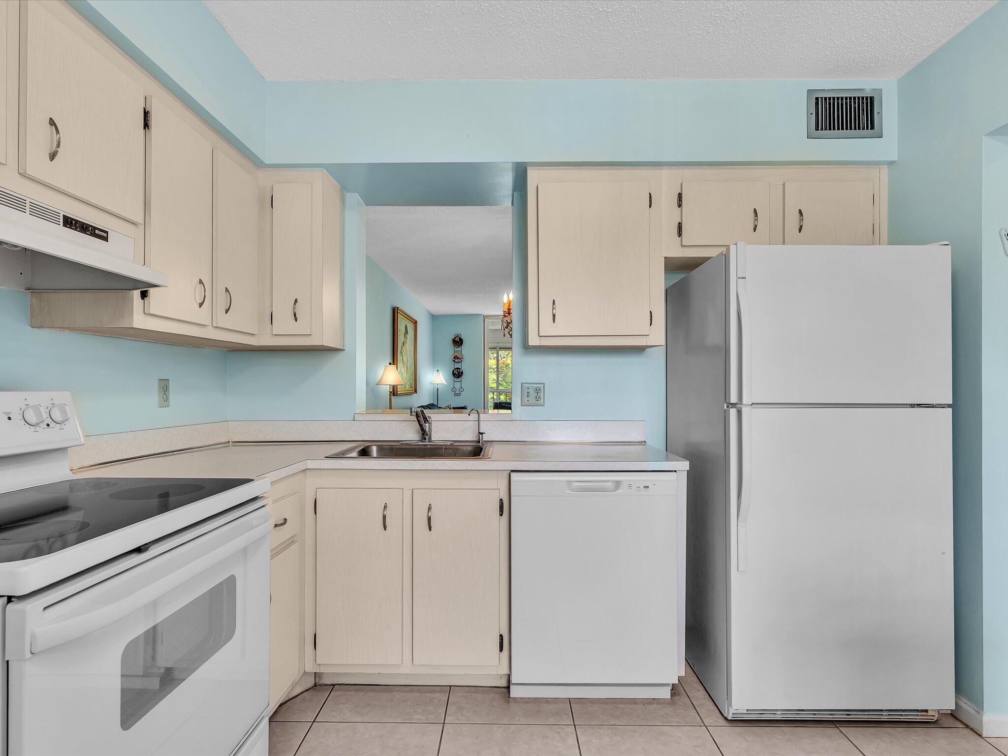 VILLAGES OF ORIOLE DEAUVILLE CONDO - Residential