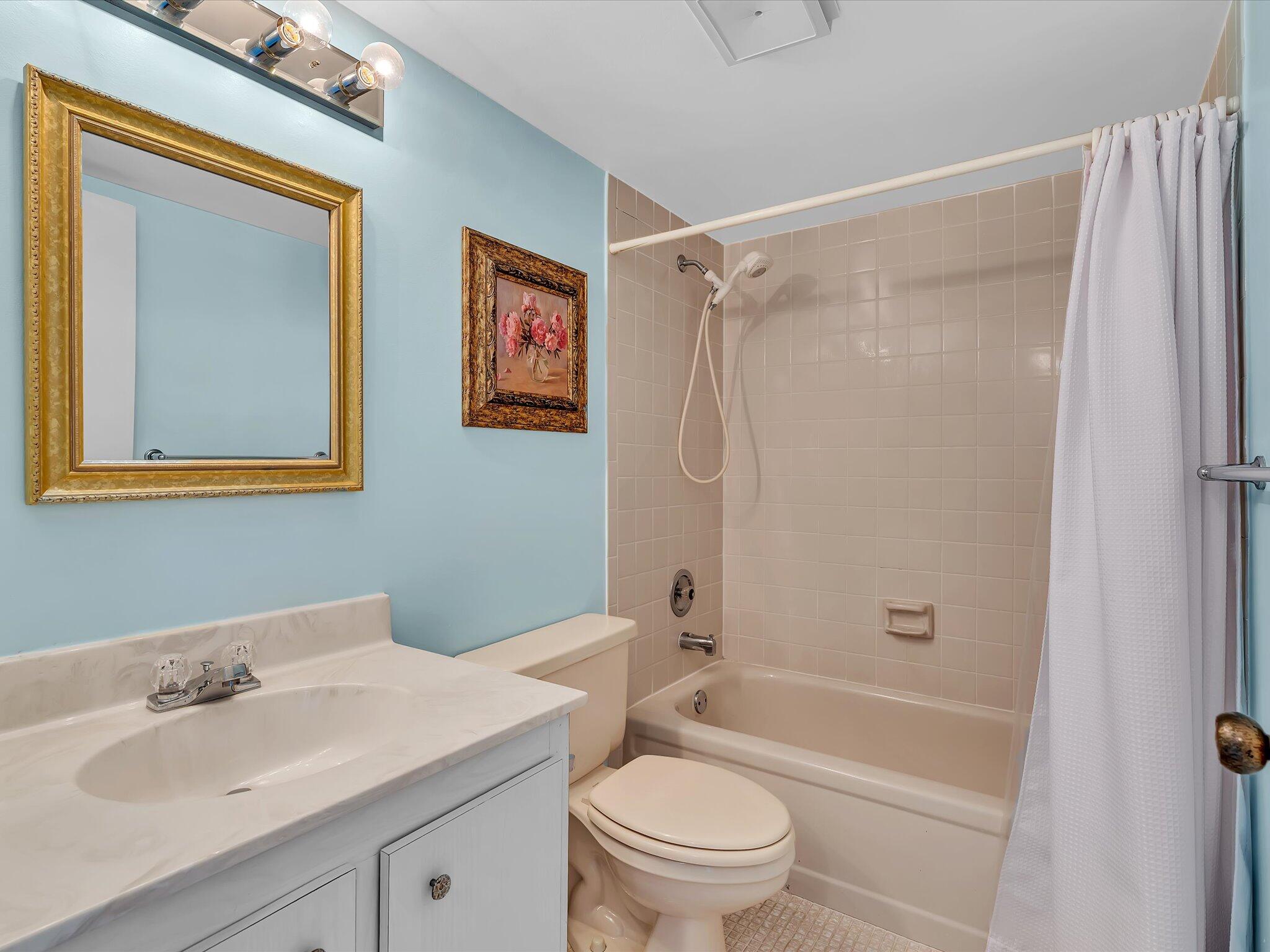 VILLAGES OF ORIOLE DEAUVILLE CONDO - Residential