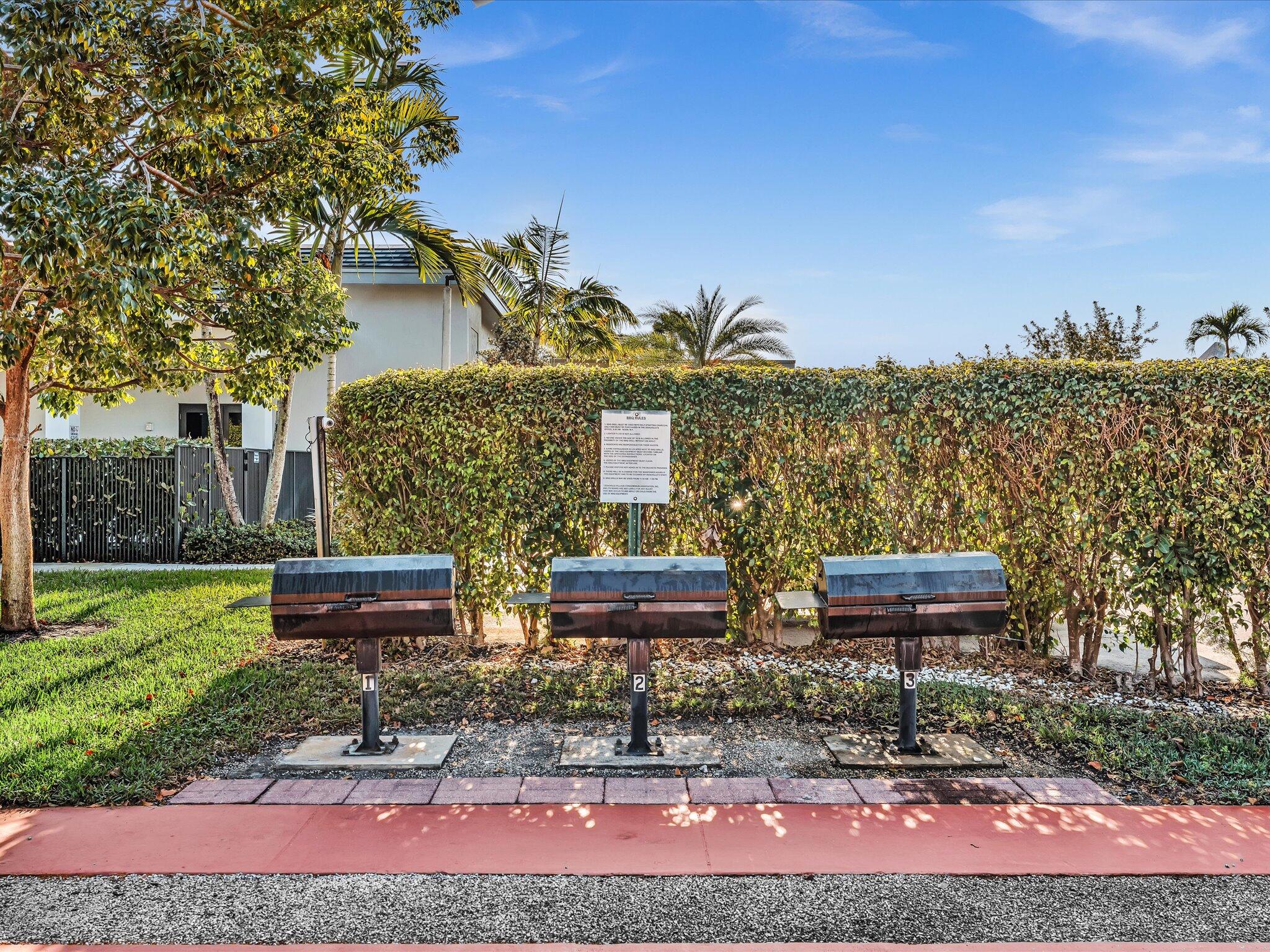 VILLAGES OF ORIOLE DEAUVILLE CONDO - Residential
