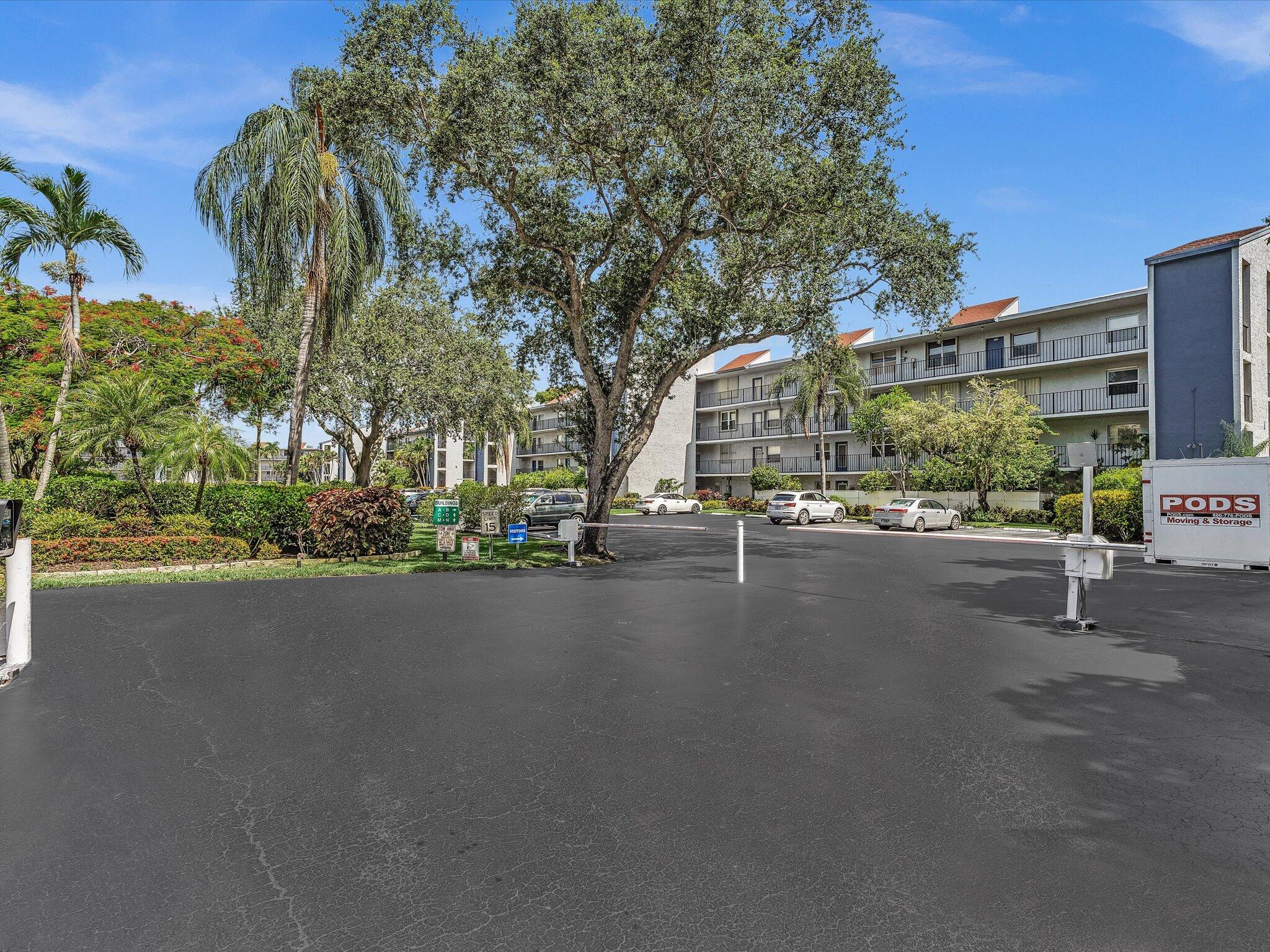 VILLAGES OF ORIOLE DEAUVILLE CONDO - Residential