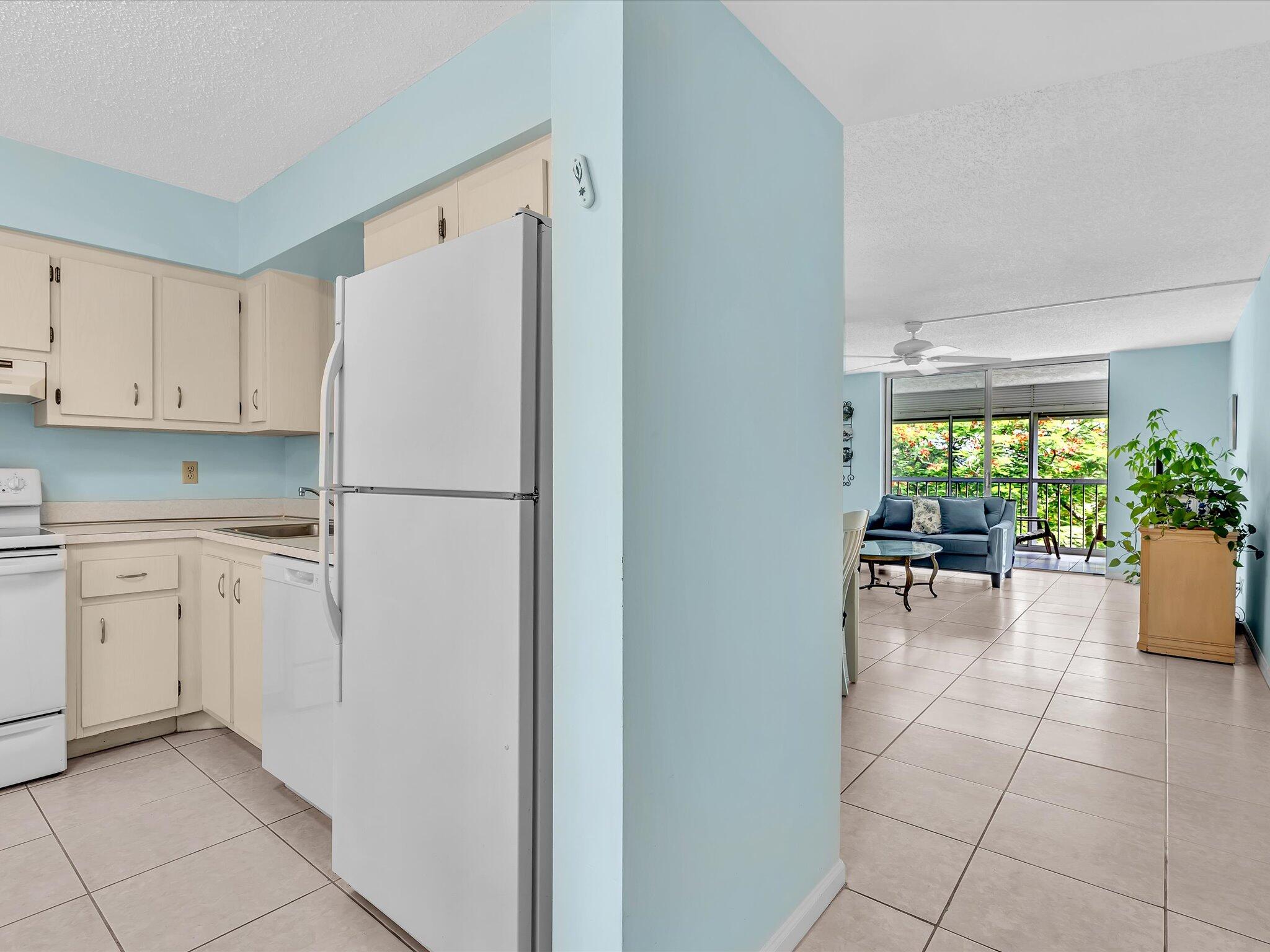 VILLAGES OF ORIOLE DEAUVILLE CONDO - Residential