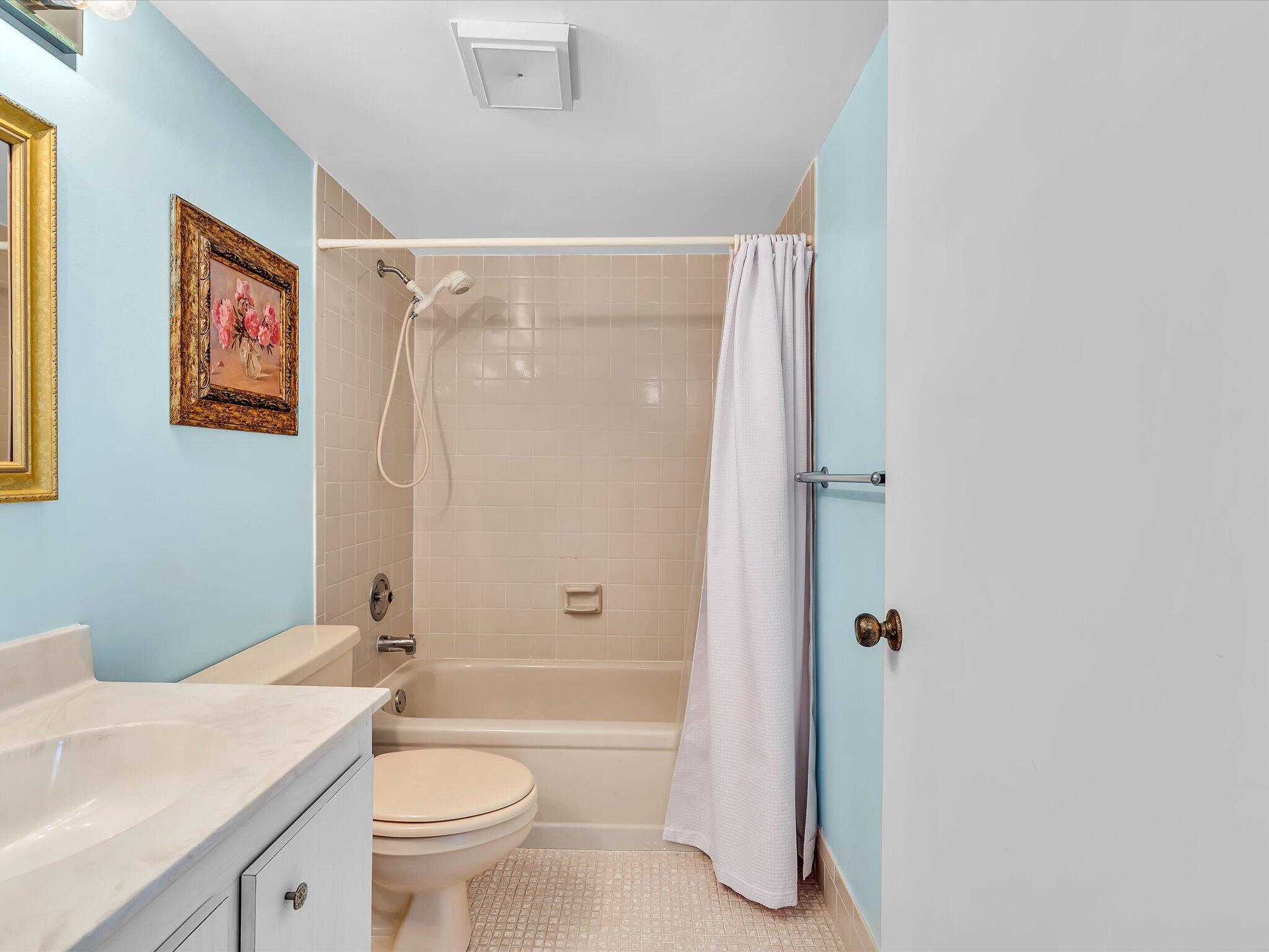 VILLAGES OF ORIOLE DEAUVILLE CONDO - Residential