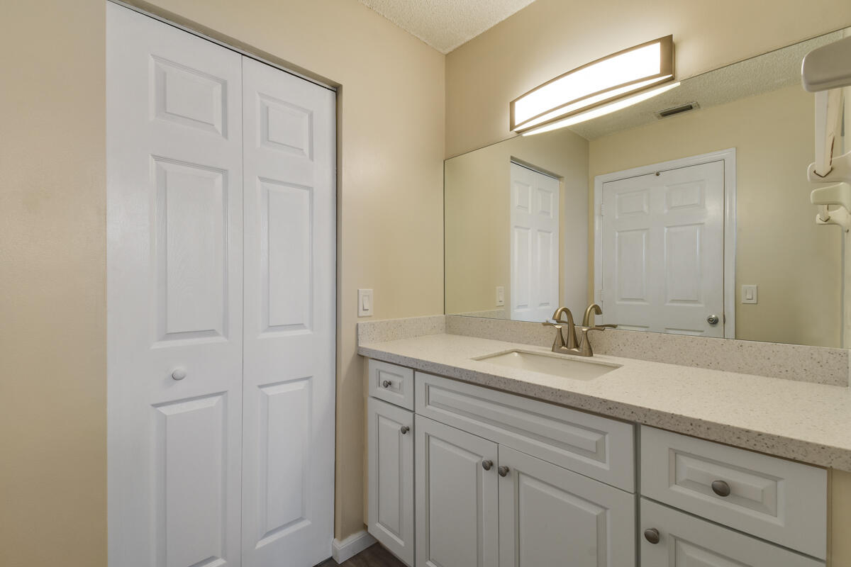 LAKE MANGO SHORES - Residential Lease