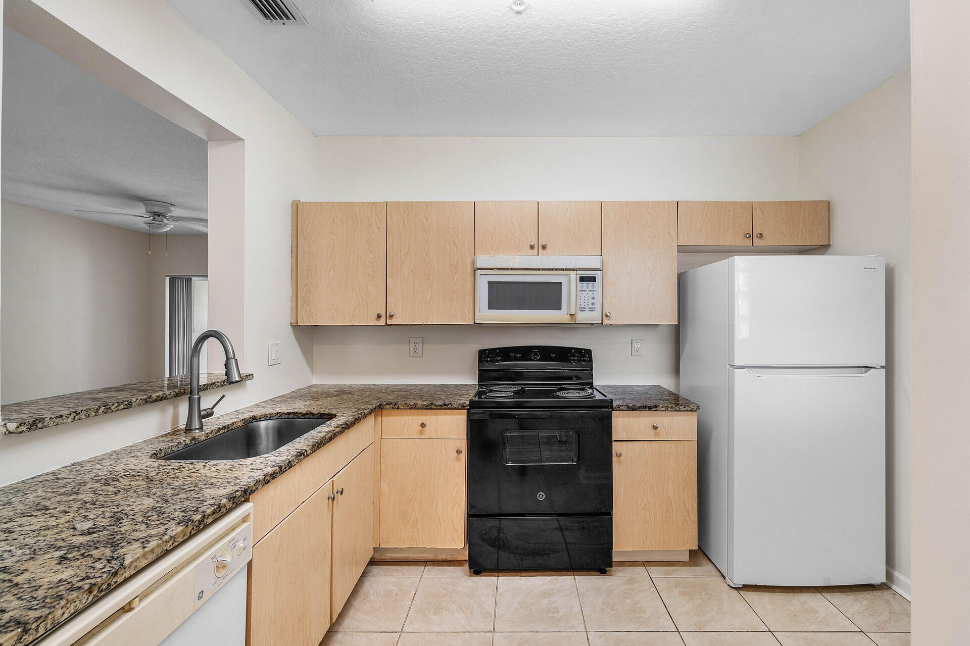 BELVEDERE ISLES CONDO NO 1 - Residential Lease