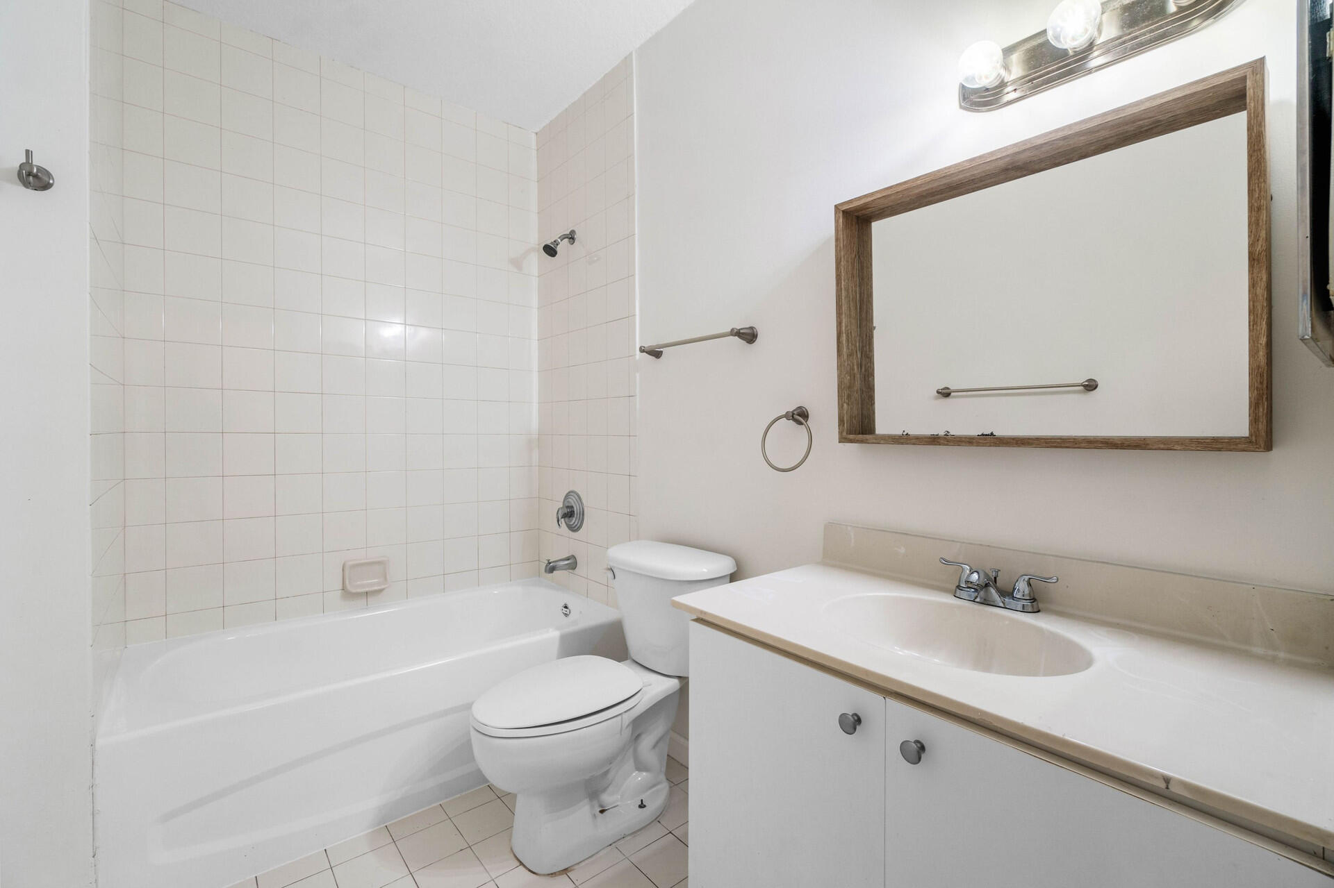 BELVEDERE ISLES CONDO NO 1 - Residential Lease