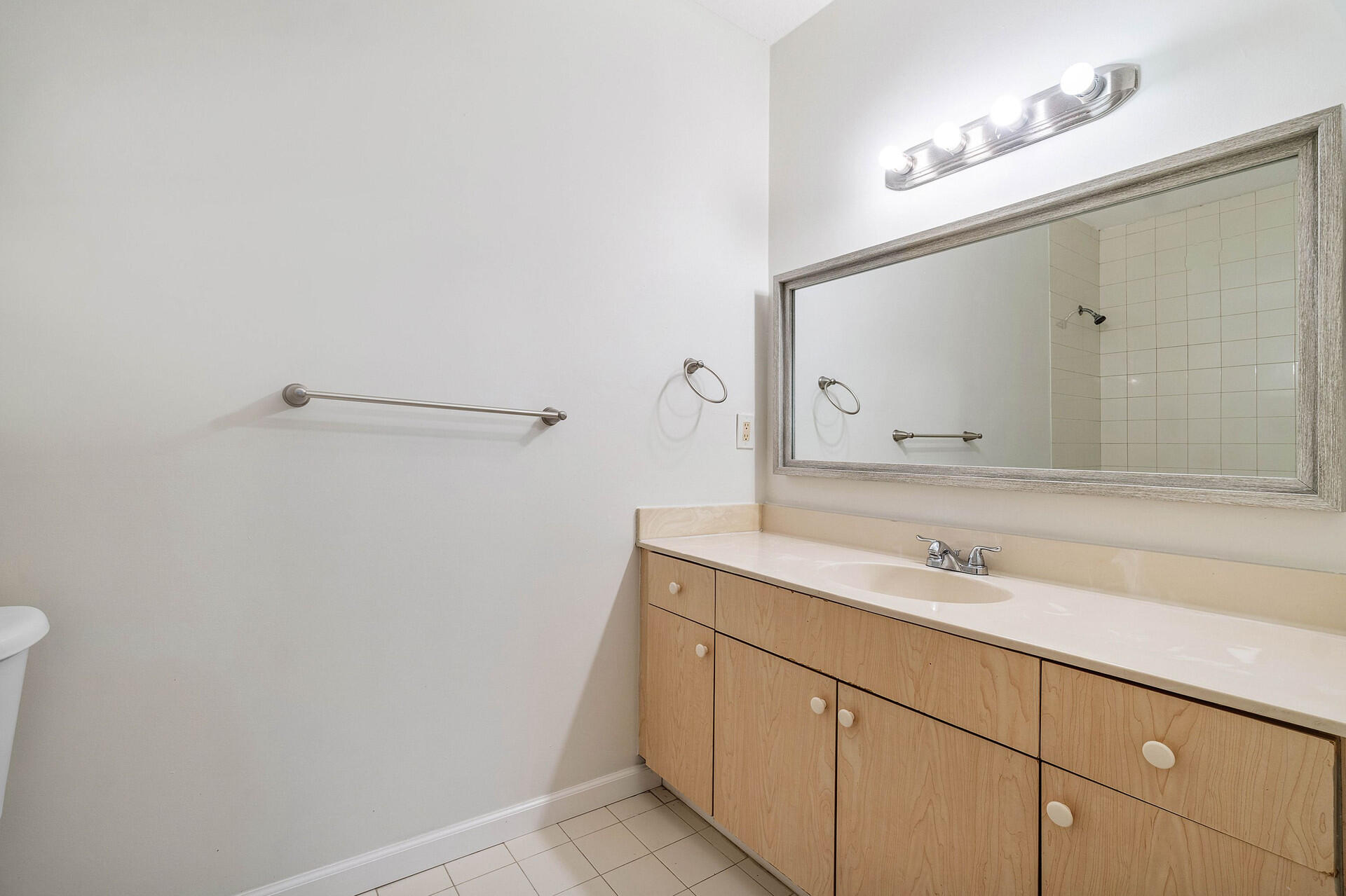 BELVEDERE ISLES CONDO NO 1 - Residential Lease