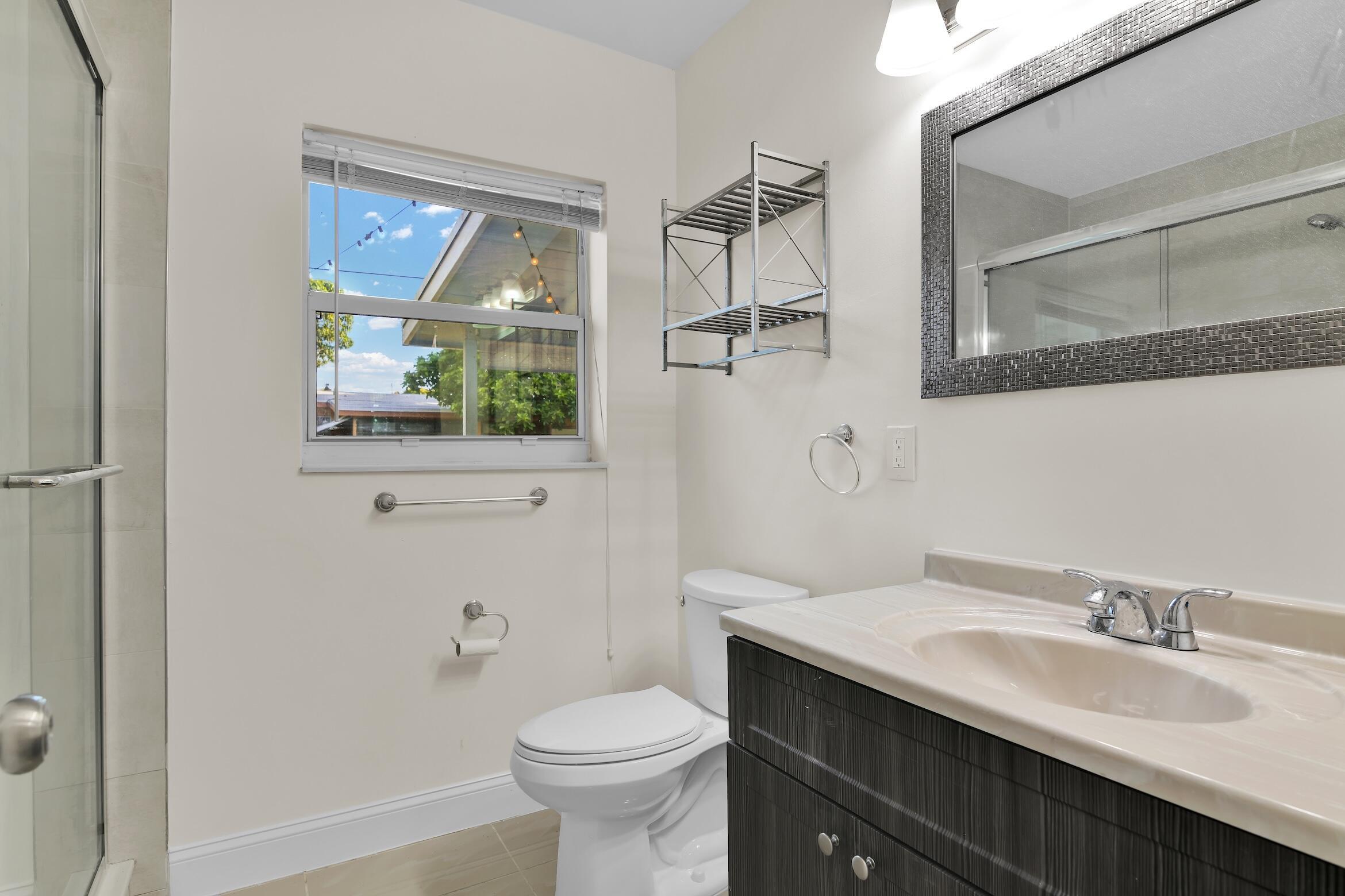 LAKE OSBORNE HILLS - Residential Lease