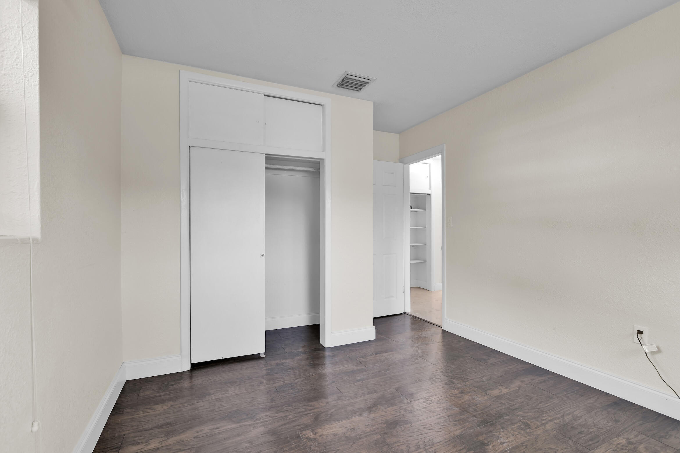 LAKE OSBORNE HILLS - Residential Lease