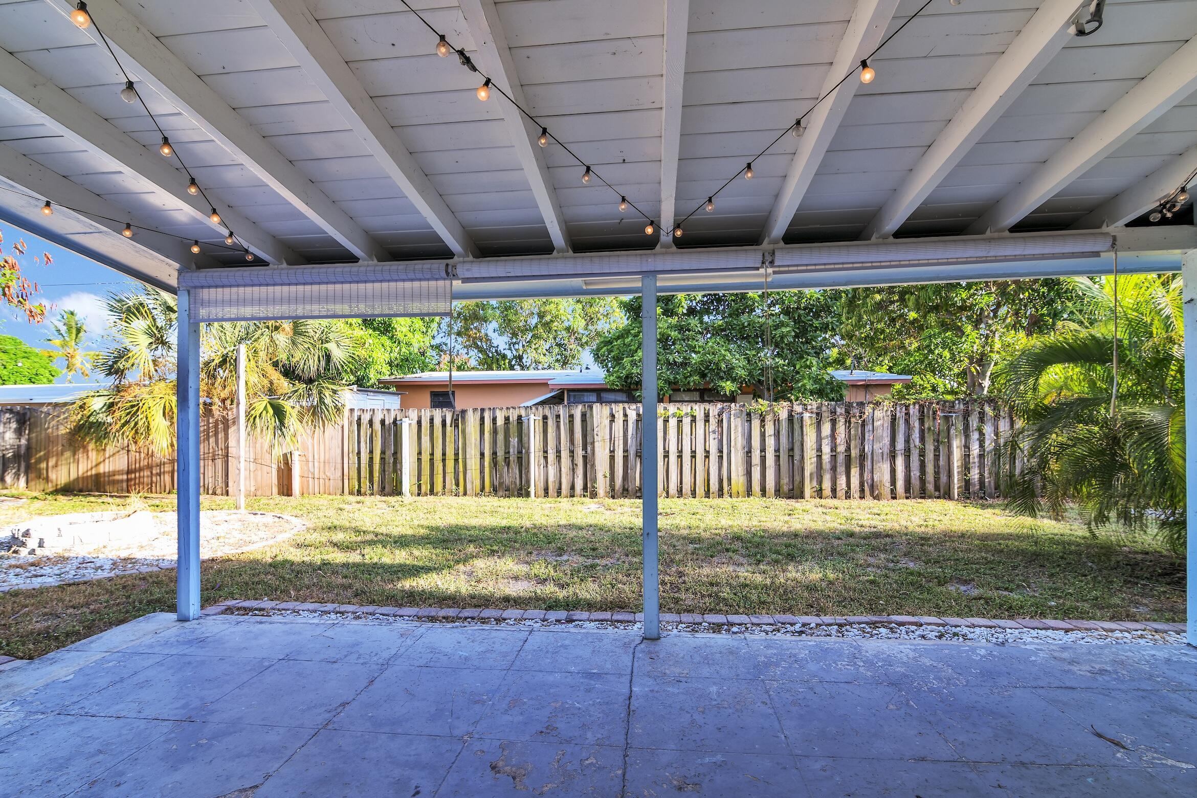 LAKE OSBORNE HILLS - Residential Lease