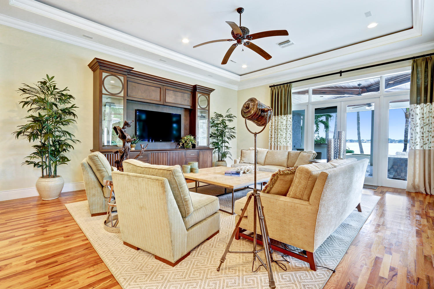 Acreage & Unrec - Residential