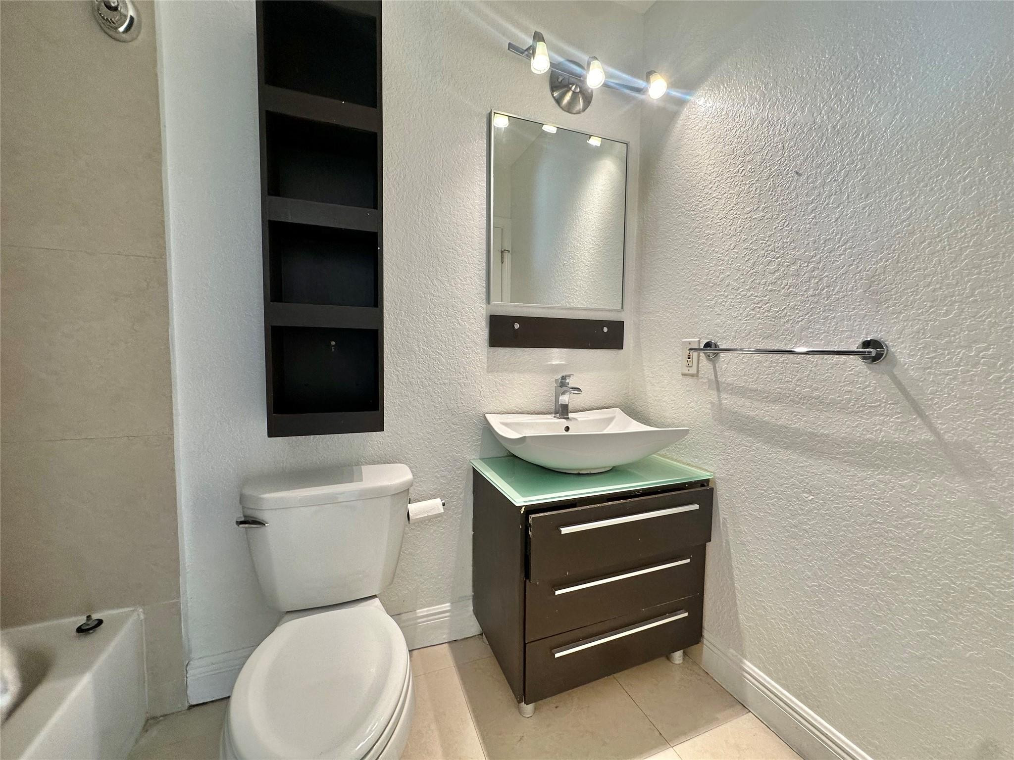 CAPRI COURTS CONDO - Residential Lease