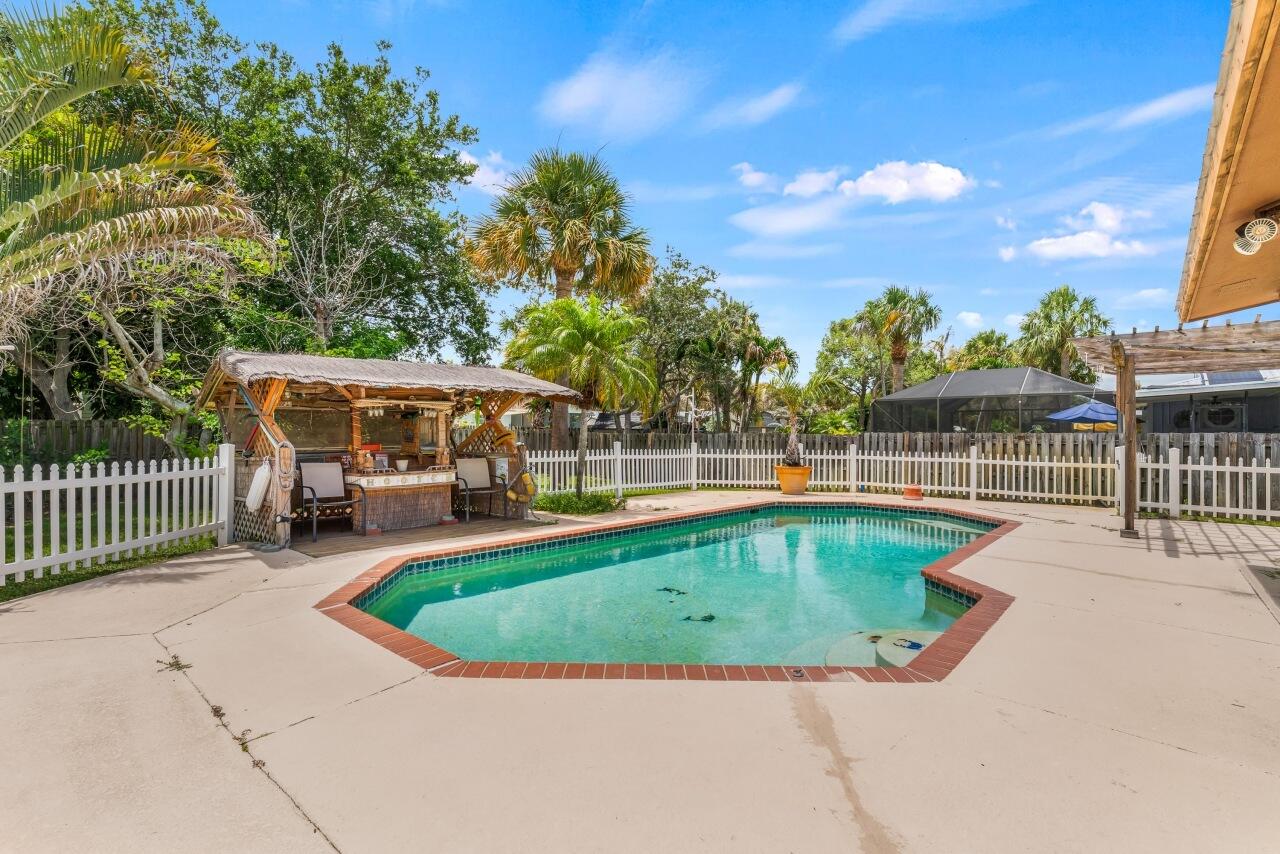 CORONA DEL RIO - Residential