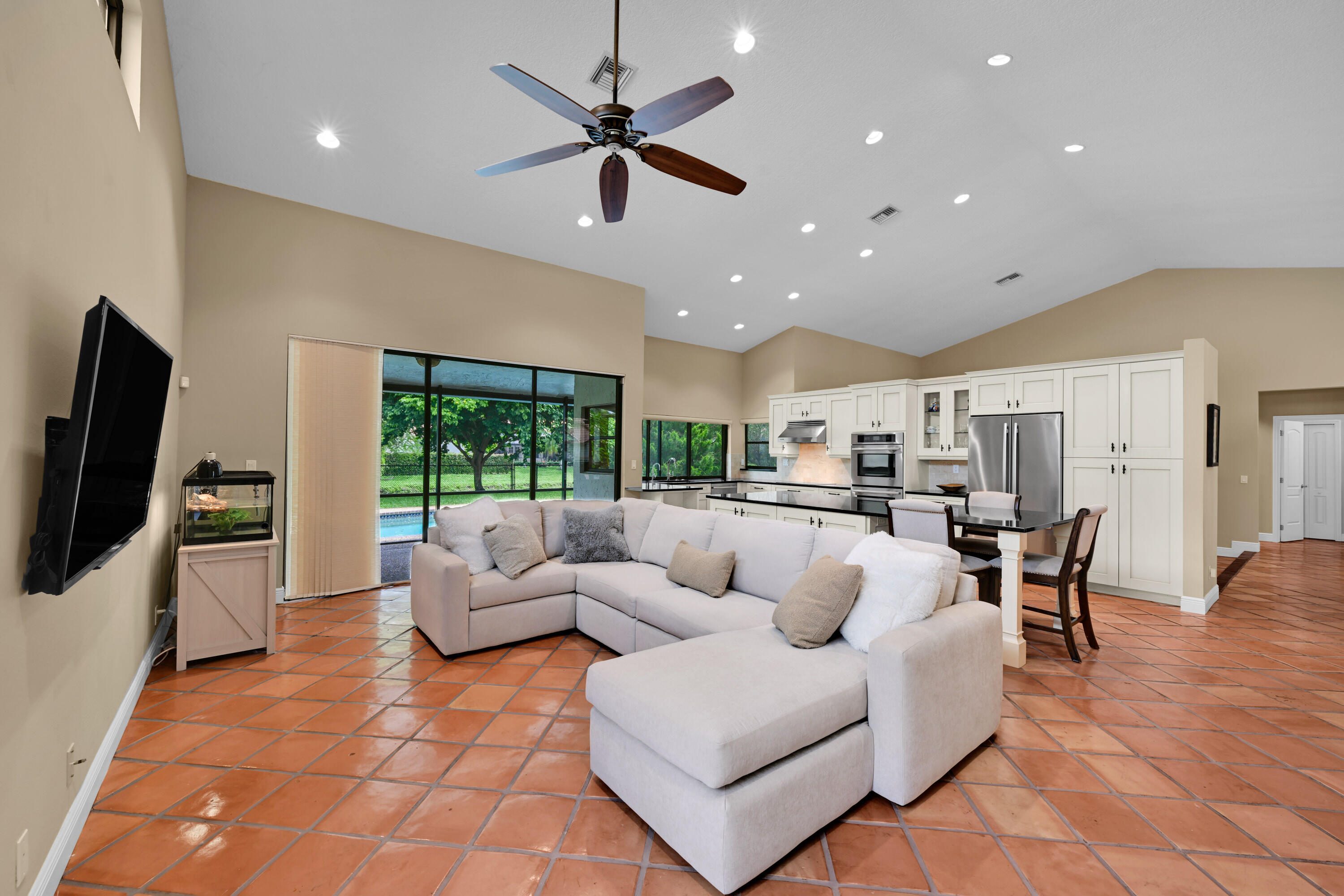 PINE RIDGE - Residential