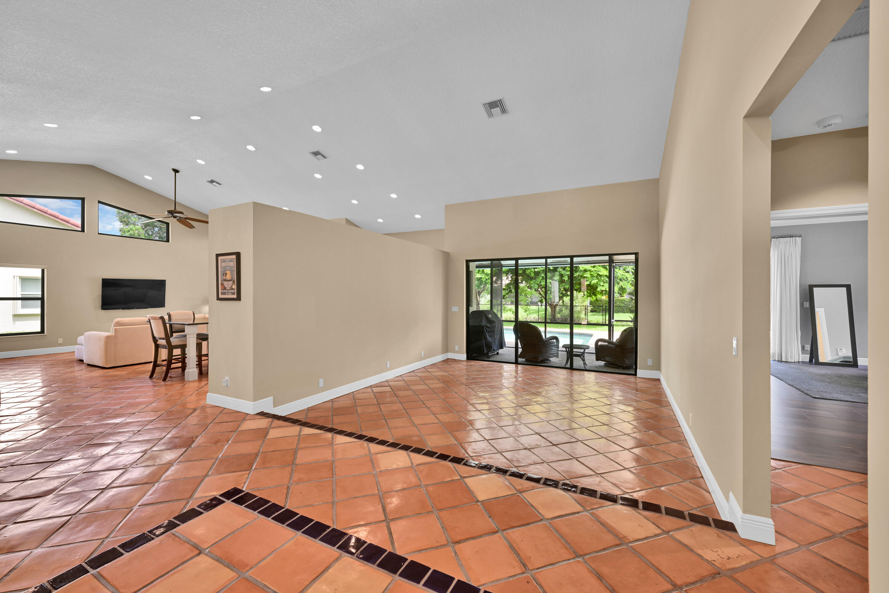 PINE RIDGE - Residential