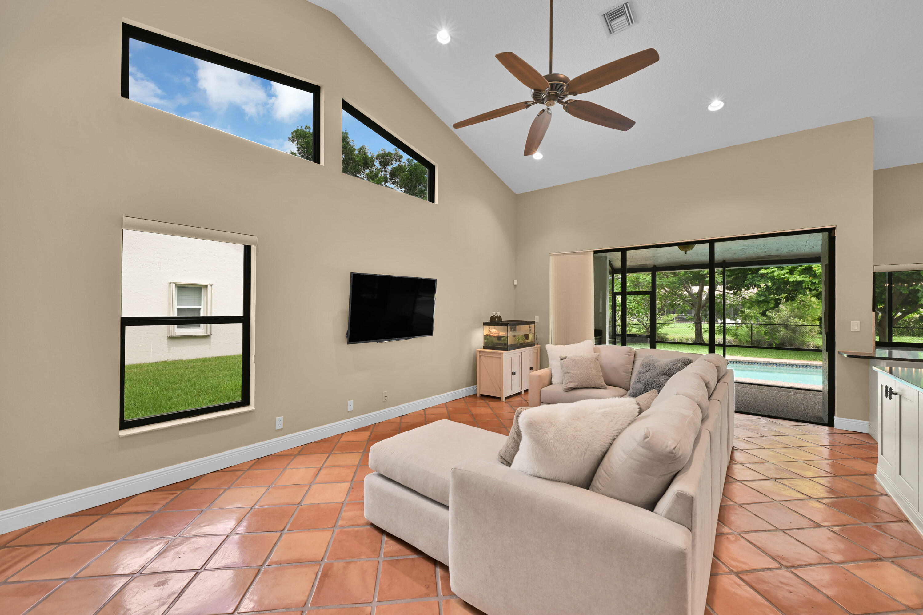 PINE RIDGE - Residential