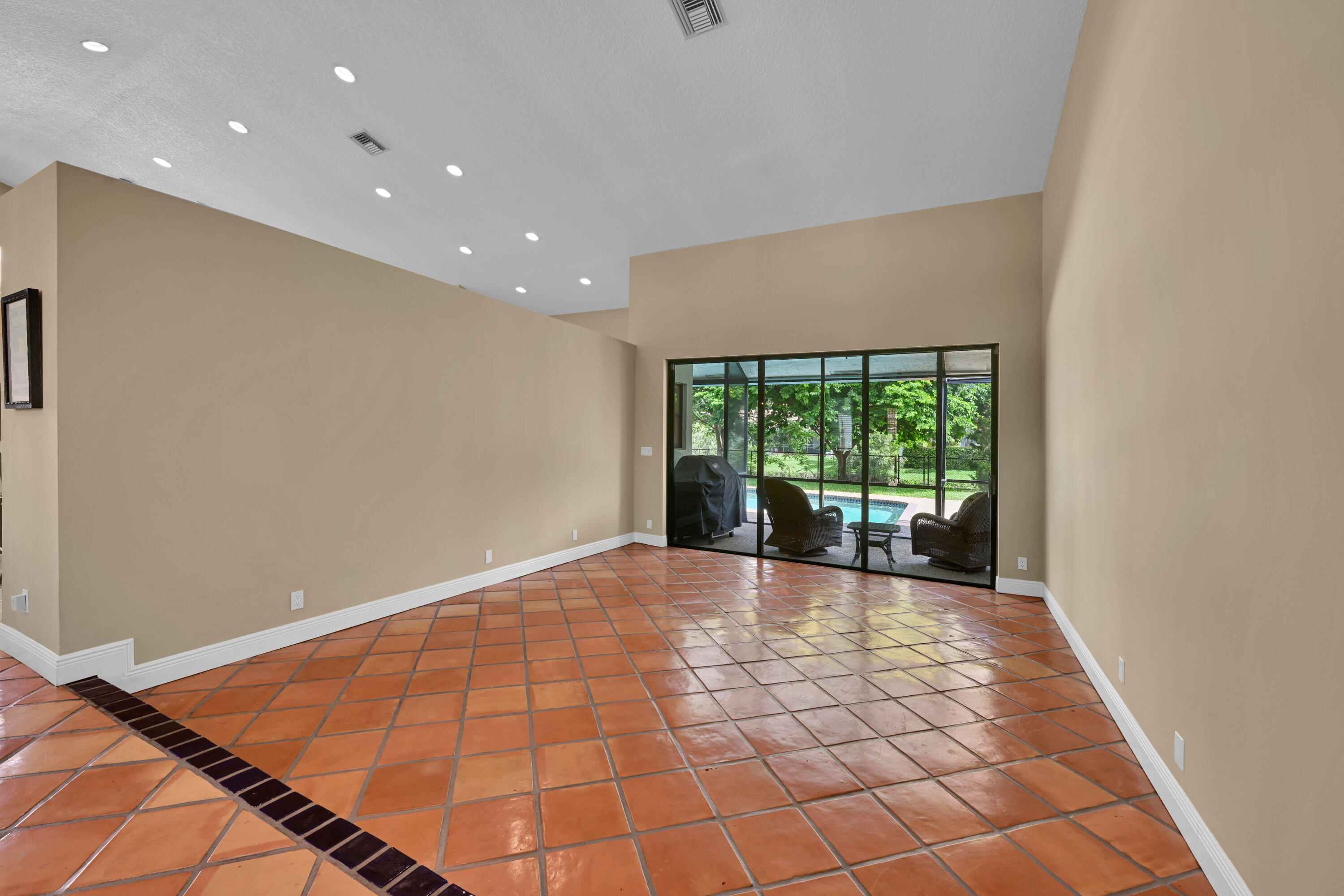 PINE RIDGE - Residential
