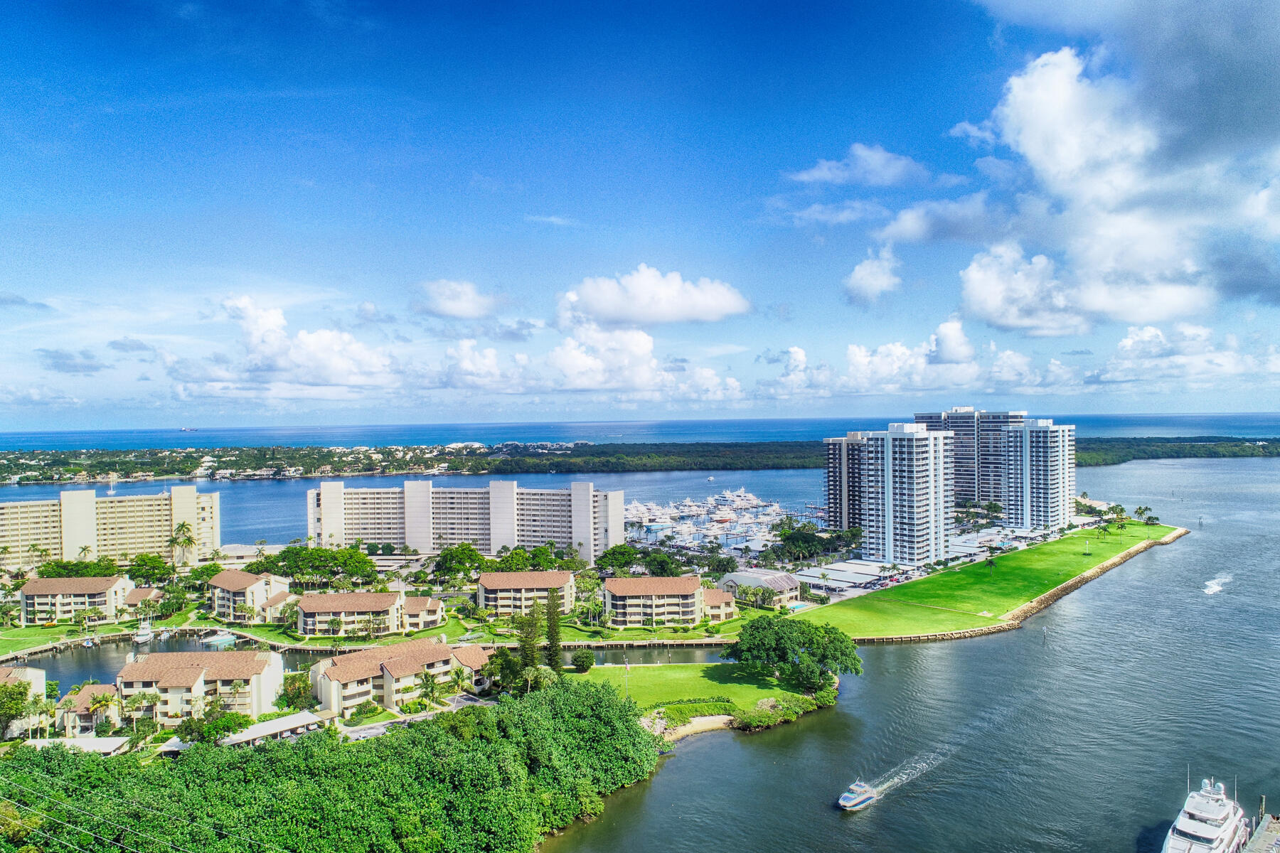 OLD PORT COVE LAKE POINT TOWER CONDO - Residential