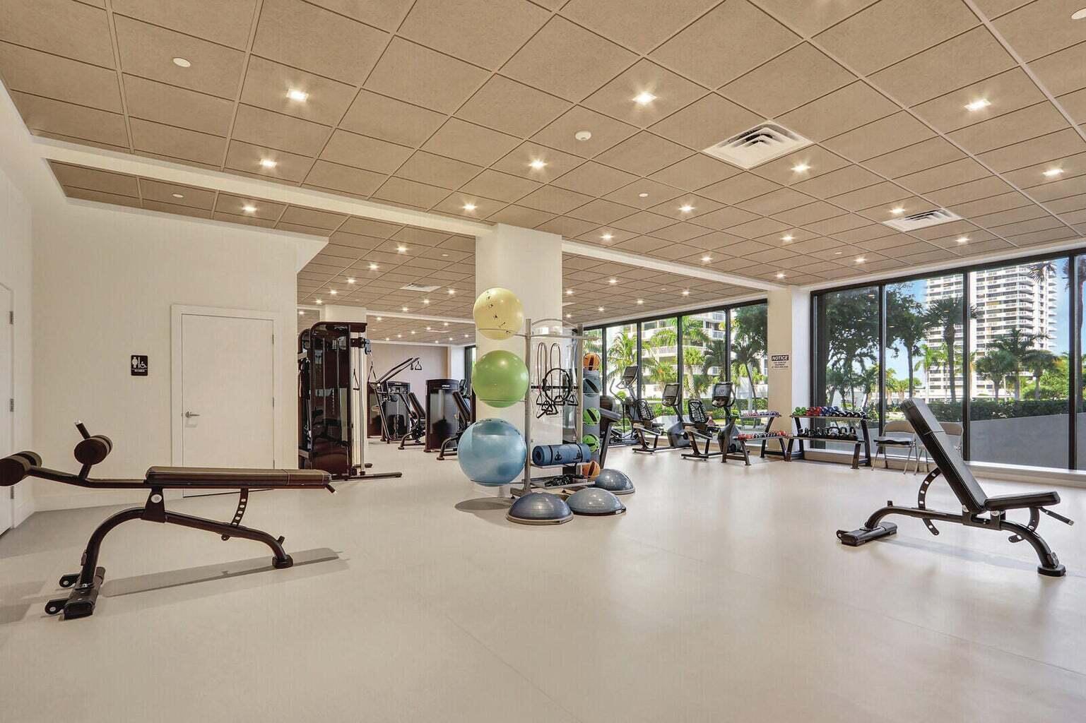 OLD PORT COVE LAKE POINT TOWER CONDO - Residential