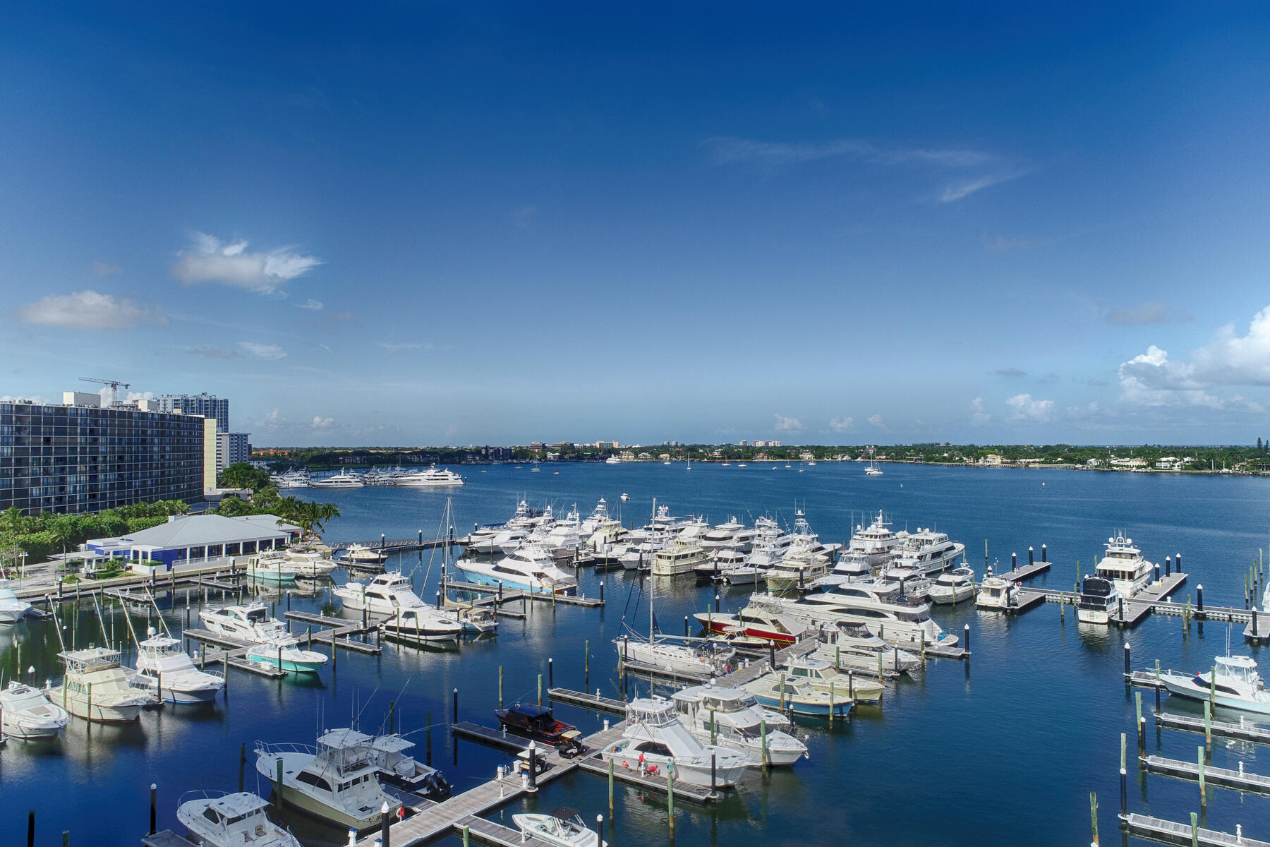 OLD PORT COVE LAKE POINT TOWER CONDO - Residential