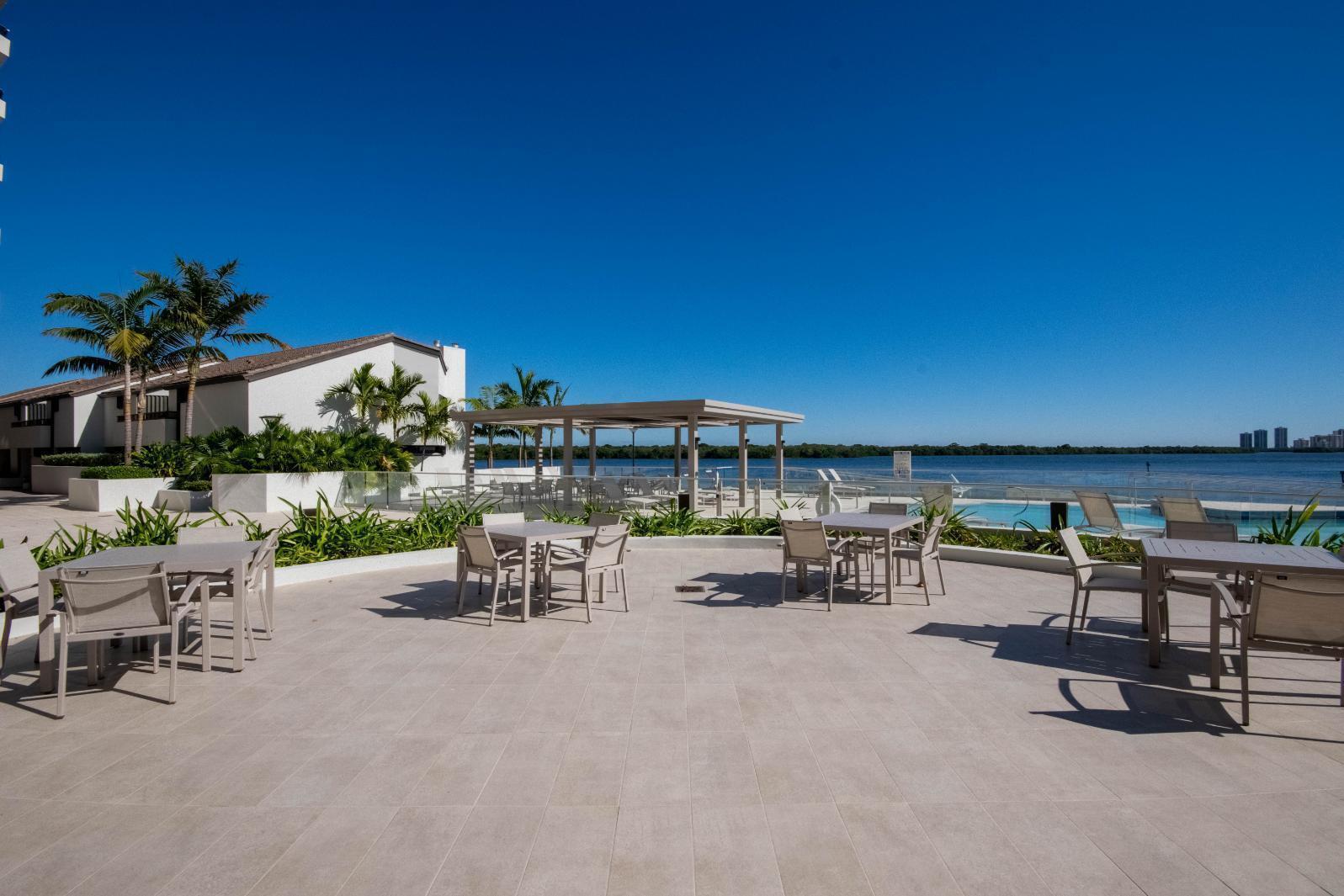 OLD PORT COVE LAKE POINT TOWER CONDO - Residential
