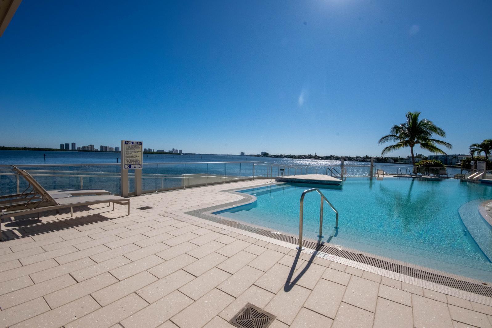 OLD PORT COVE LAKE POINT TOWER CONDO - Residential
