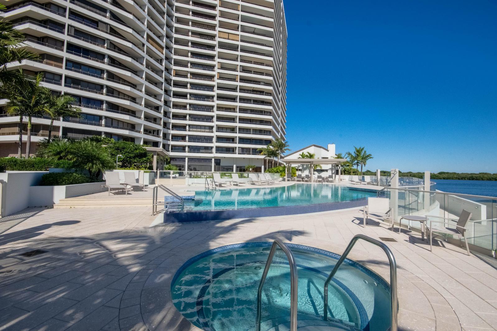 OLD PORT COVE LAKE POINT TOWER CONDO - Residential