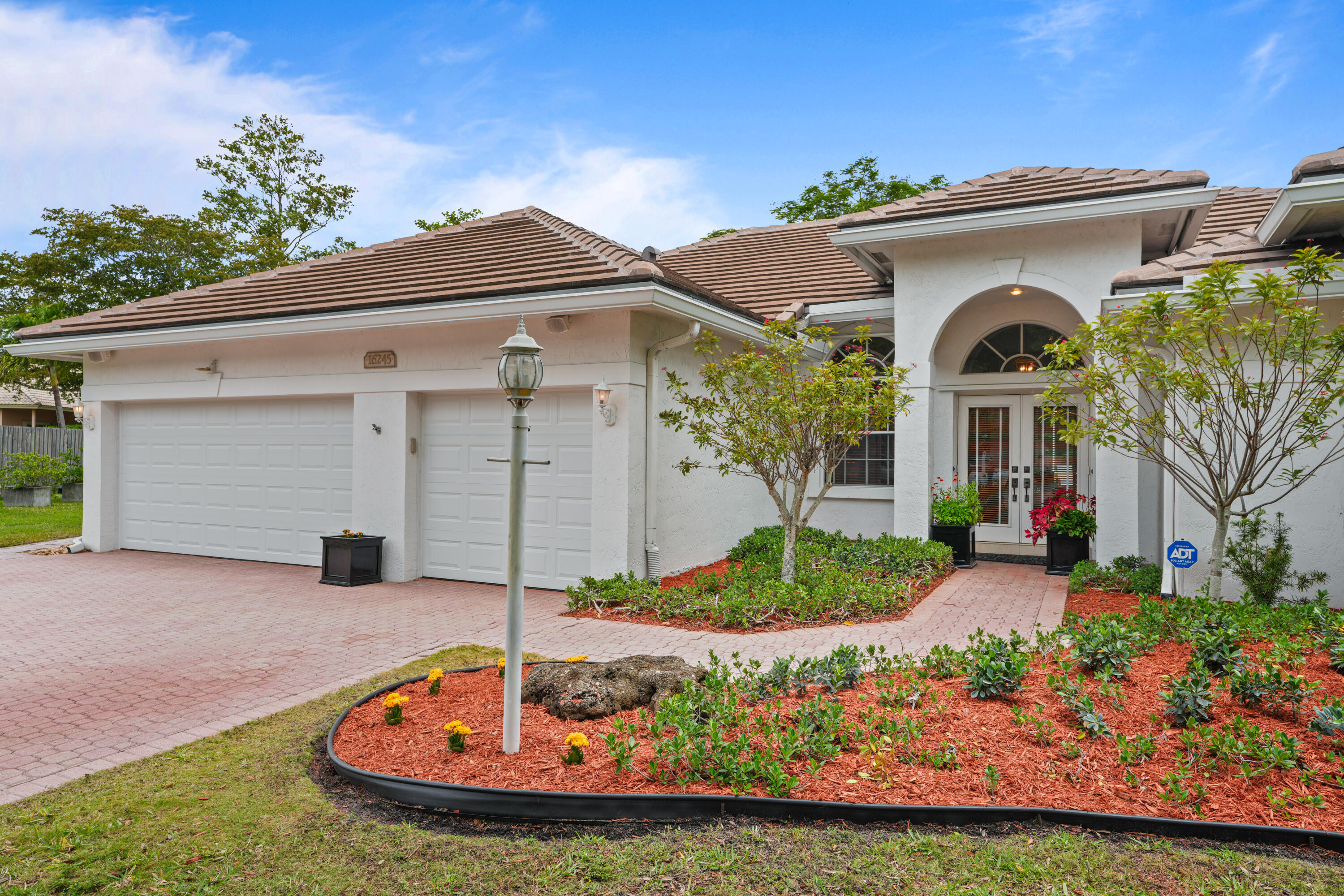 ESTATES OF STIRLING LAKE - Residential