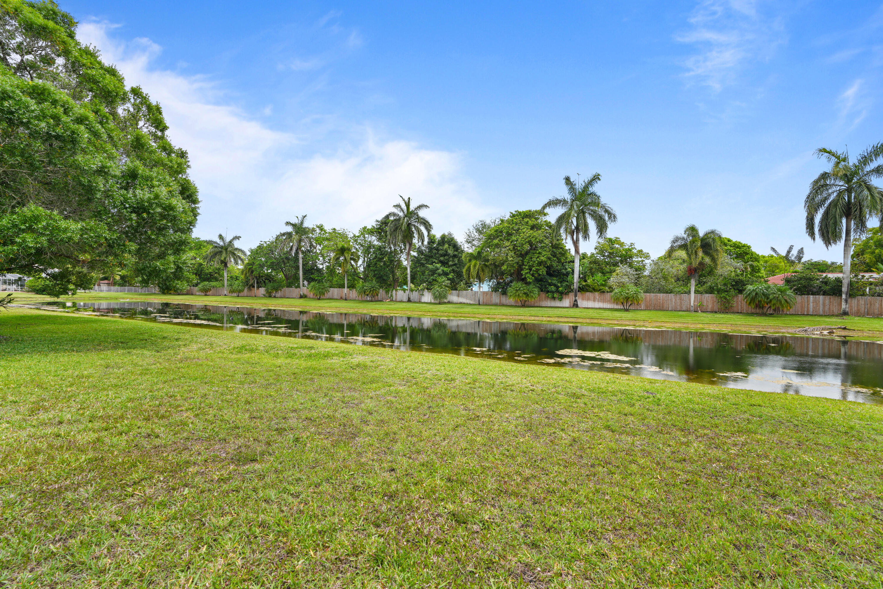ESTATES OF STIRLING LAKE - Residential