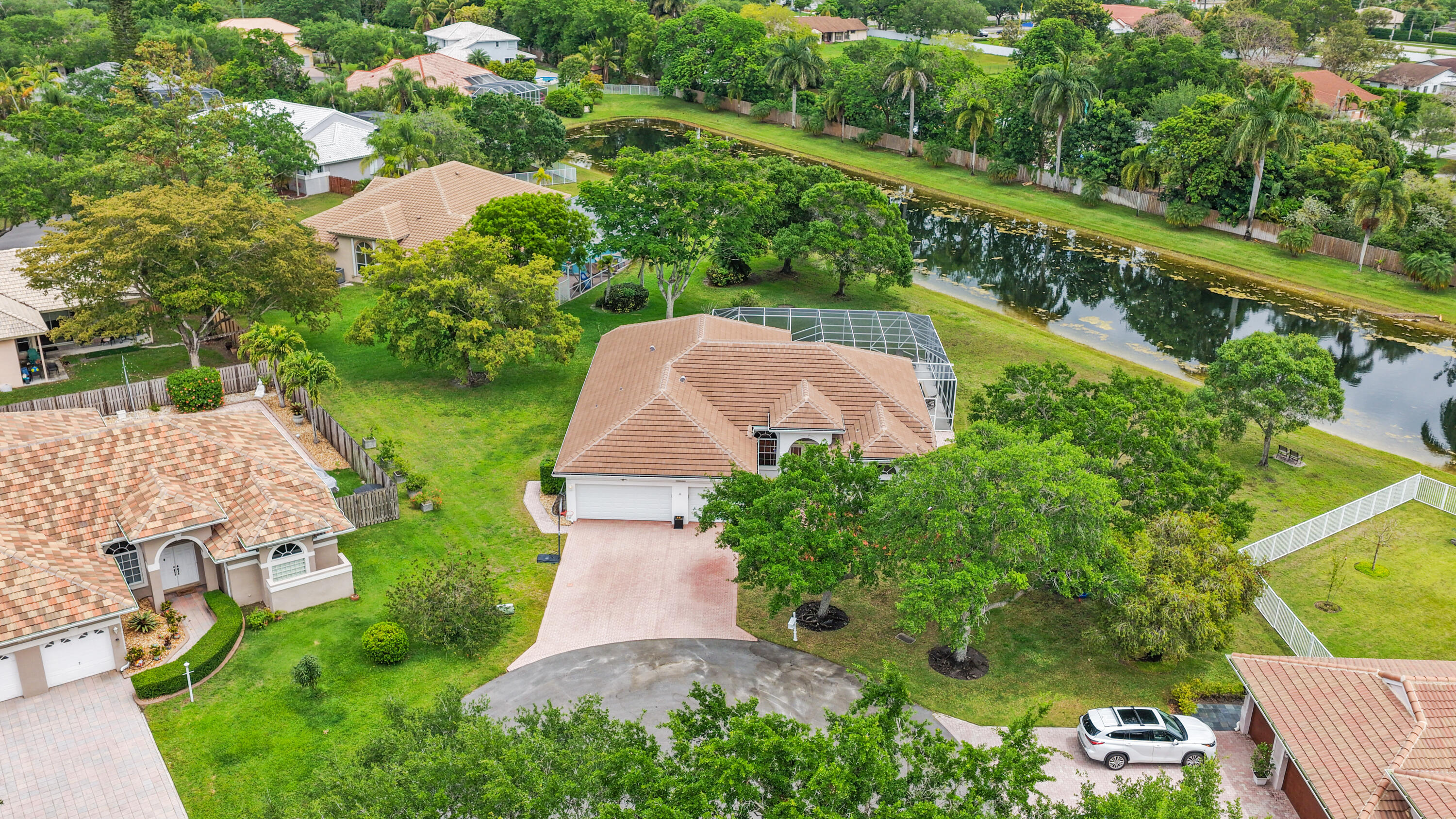 ESTATES OF STIRLING LAKE - Residential