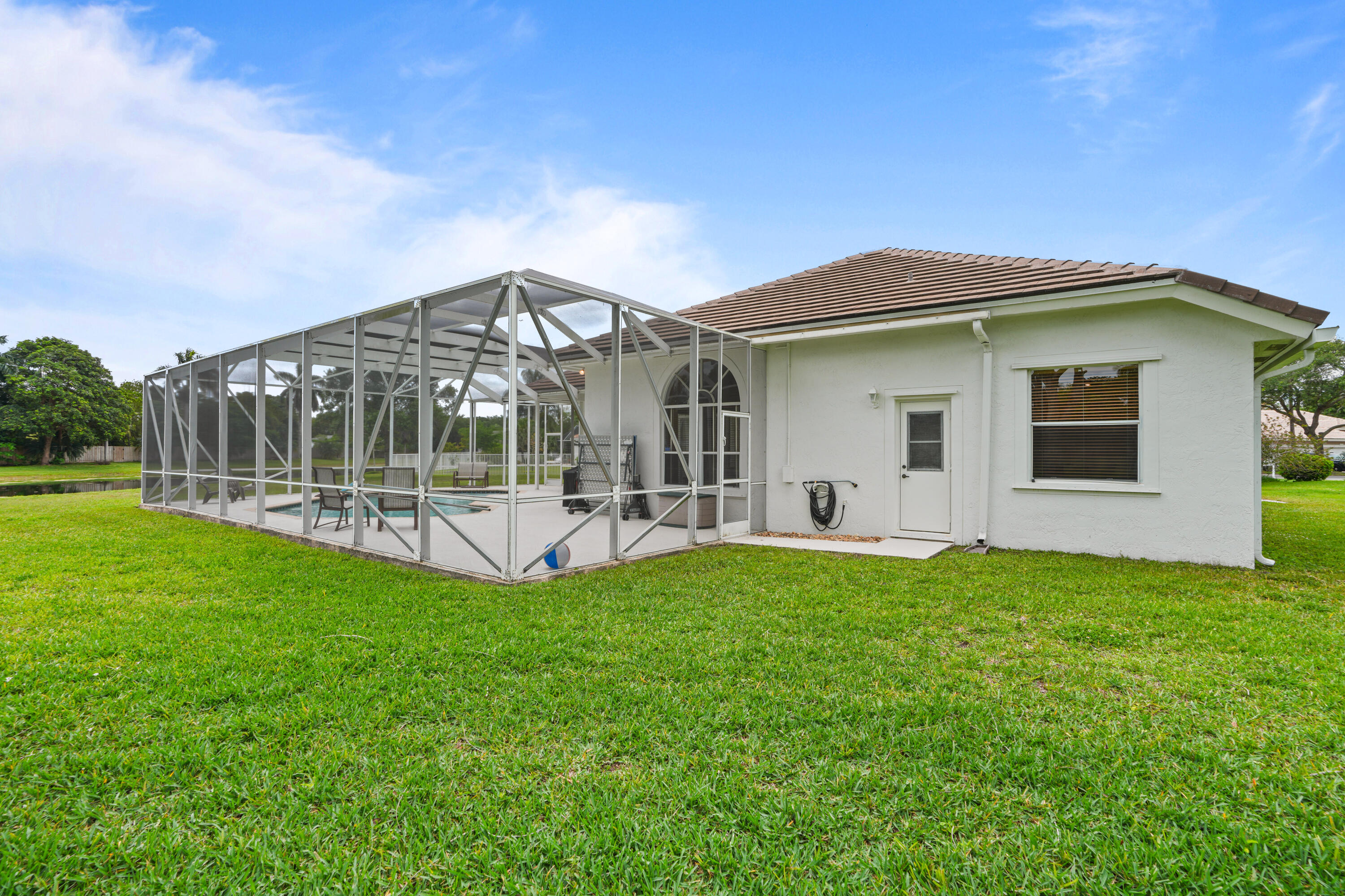 ESTATES OF STIRLING LAKE - Residential