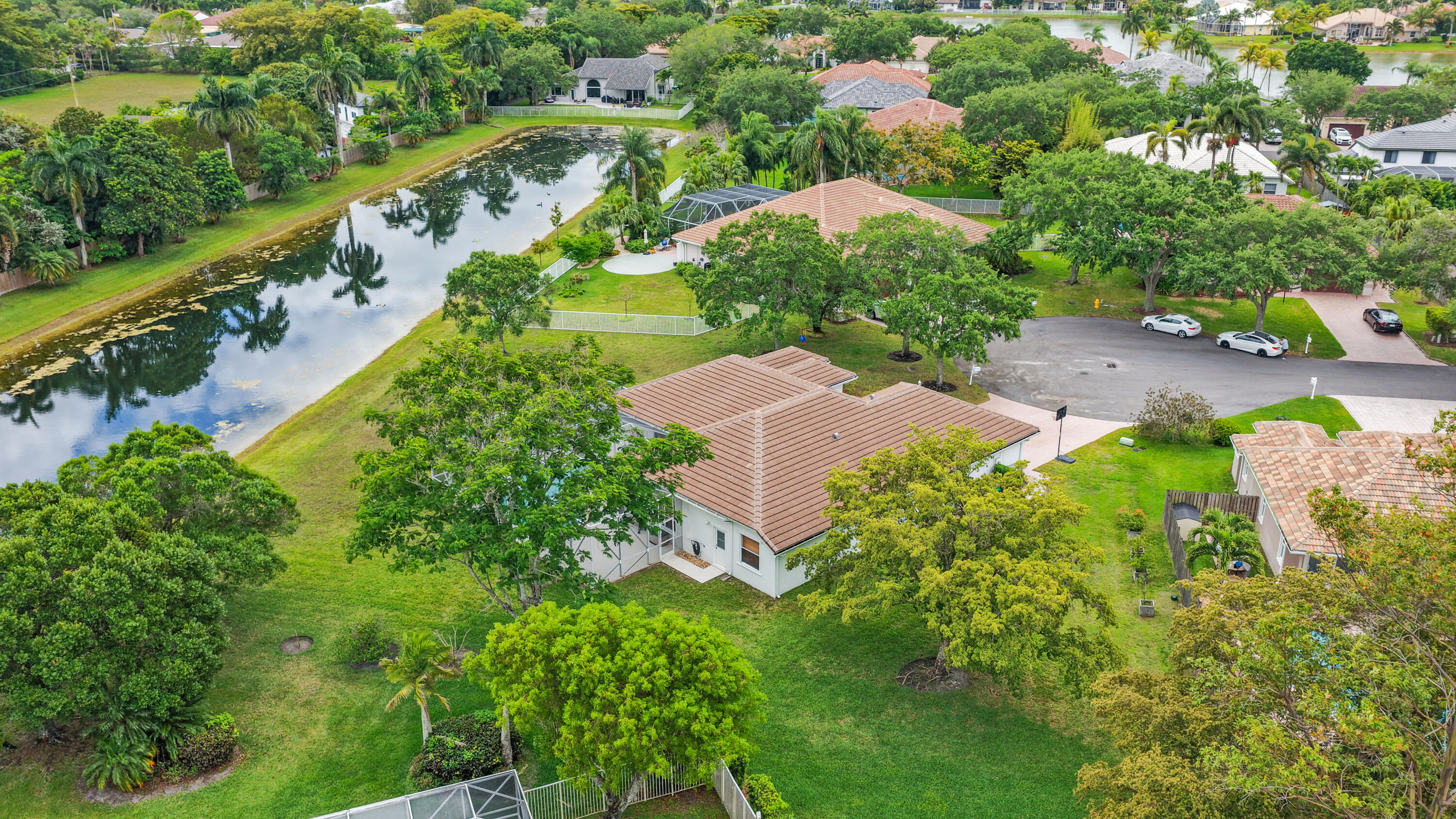 ESTATES OF STIRLING LAKE - Residential