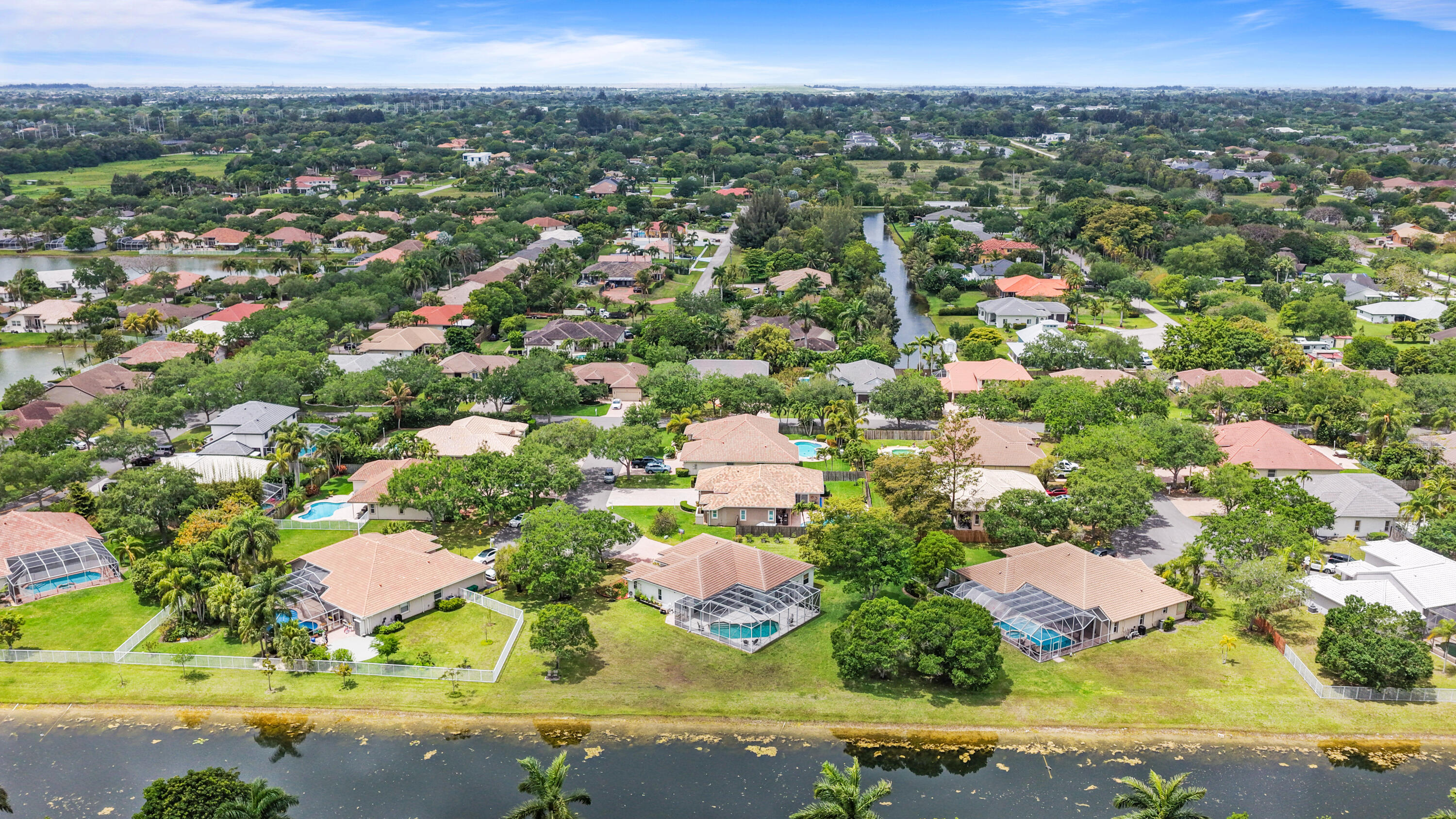 ESTATES OF STIRLING LAKE - Residential
