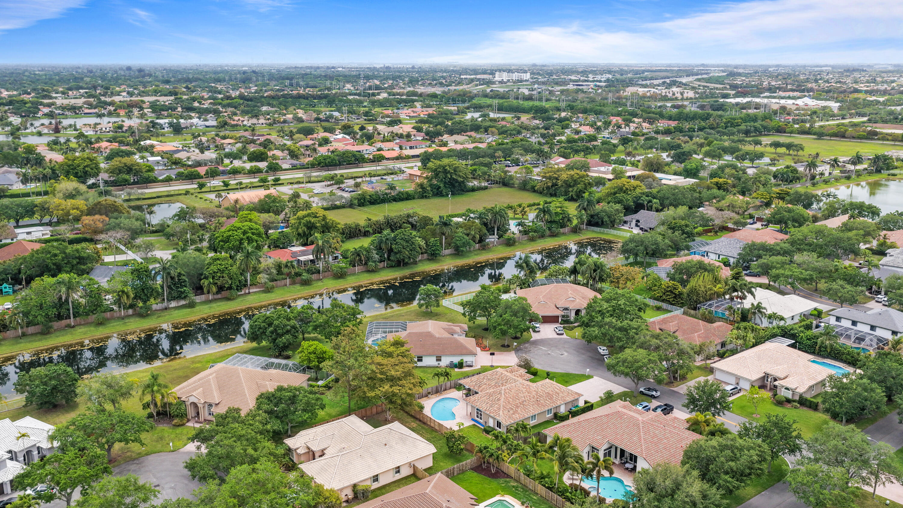 ESTATES OF STIRLING LAKE - Residential