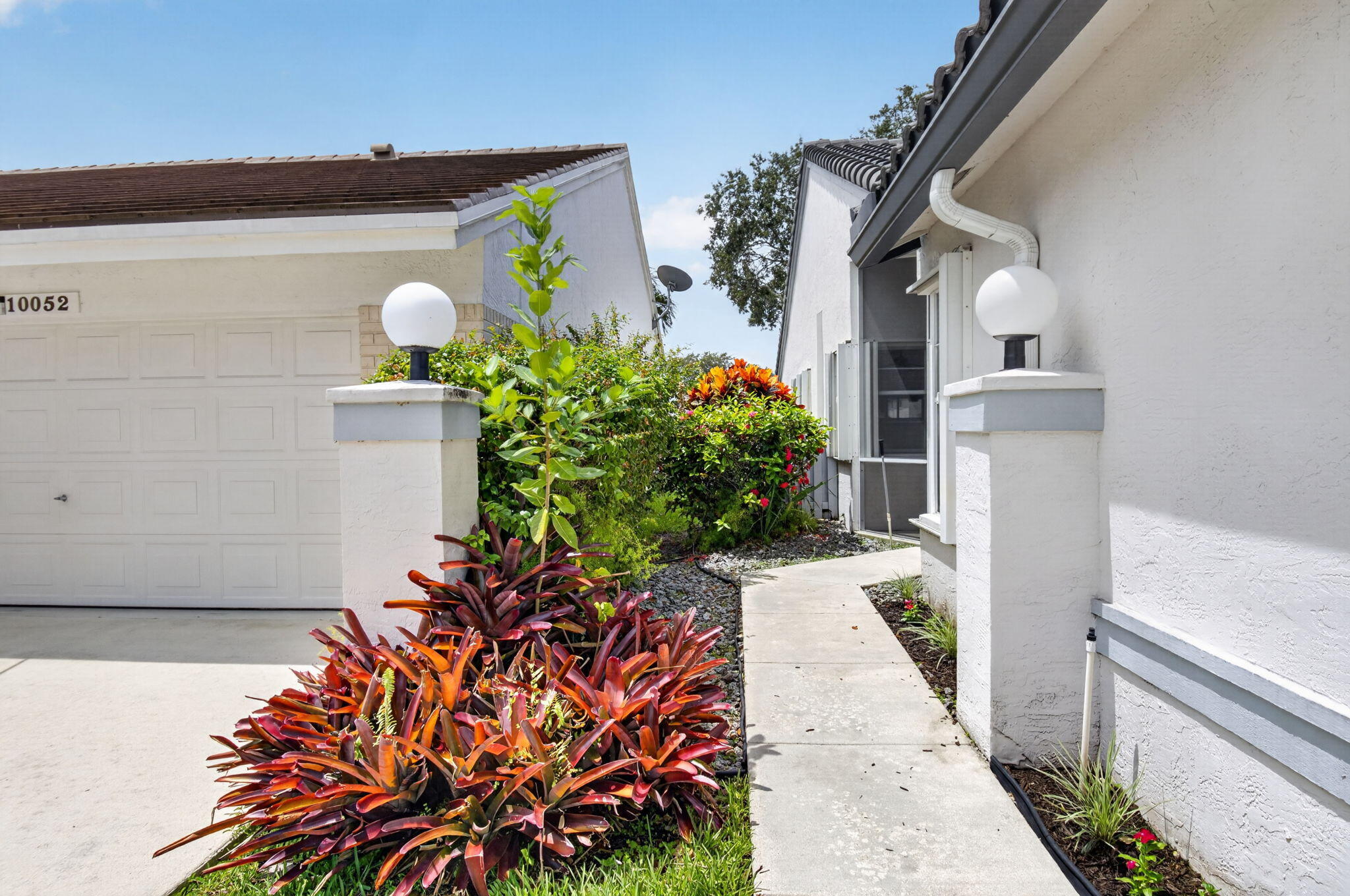 BOCA SPRINGS - Residential