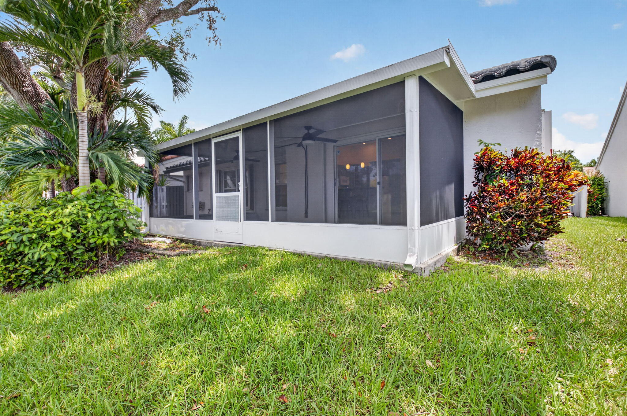 BOCA SPRINGS - Residential