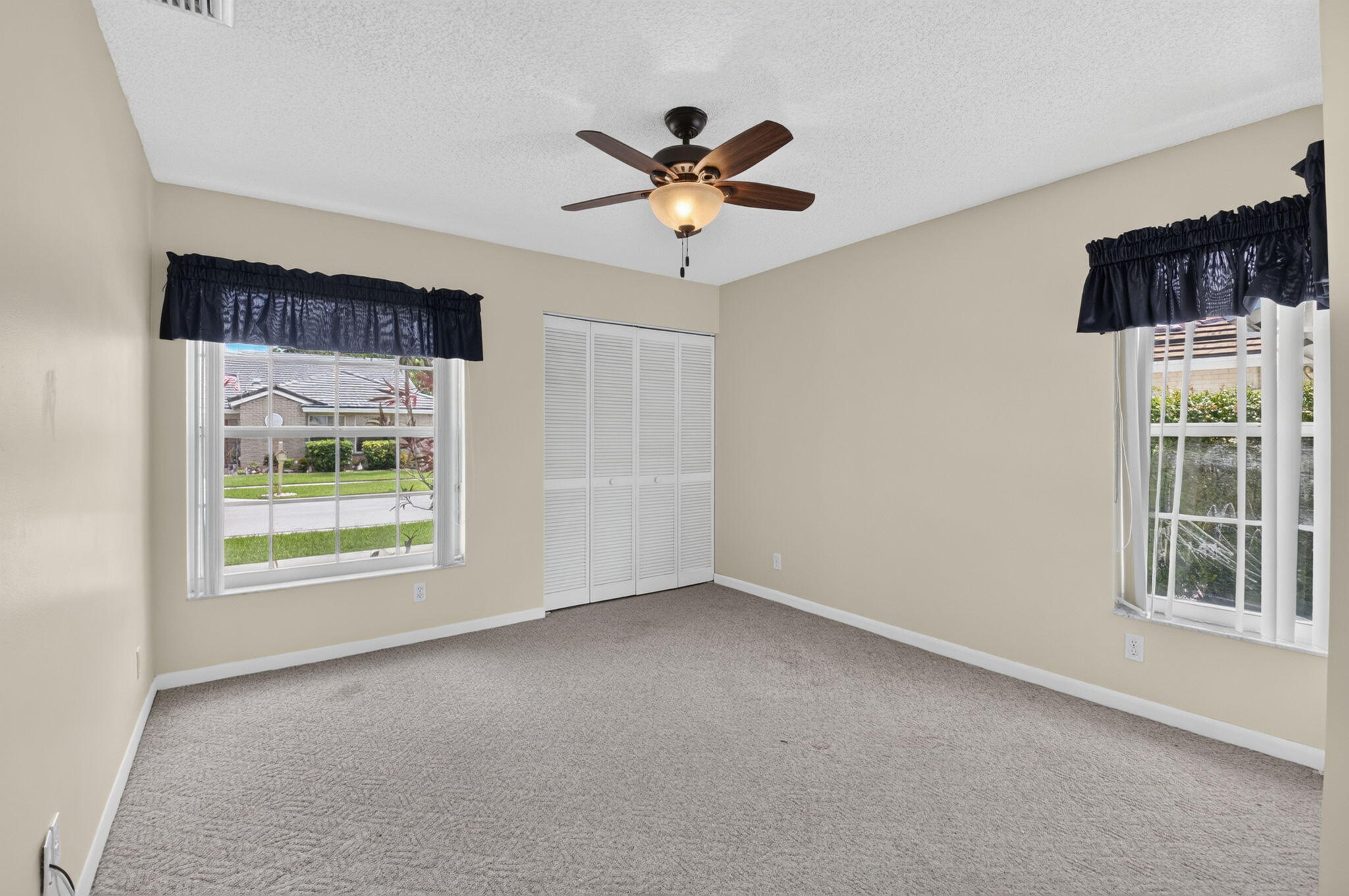 BOCA SPRINGS - Residential
