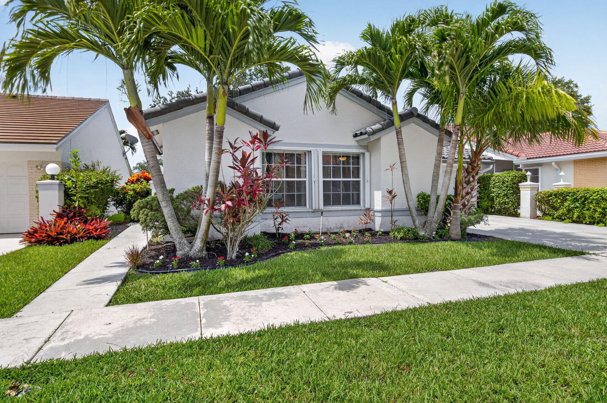 BOCA SPRINGS - Residential