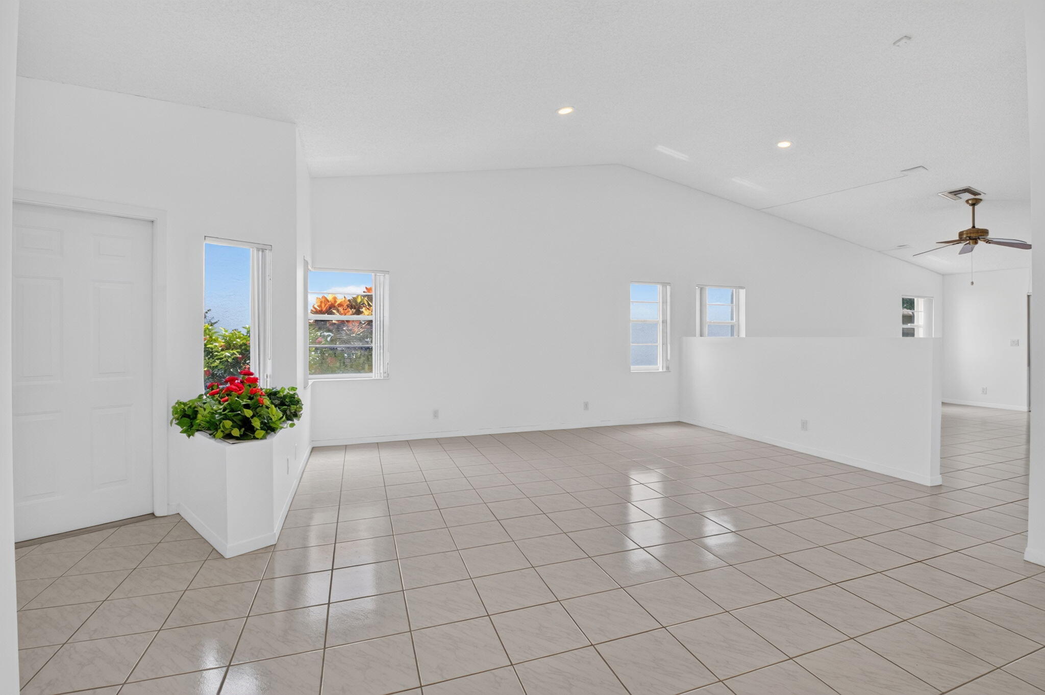 BOCA SPRINGS - Residential